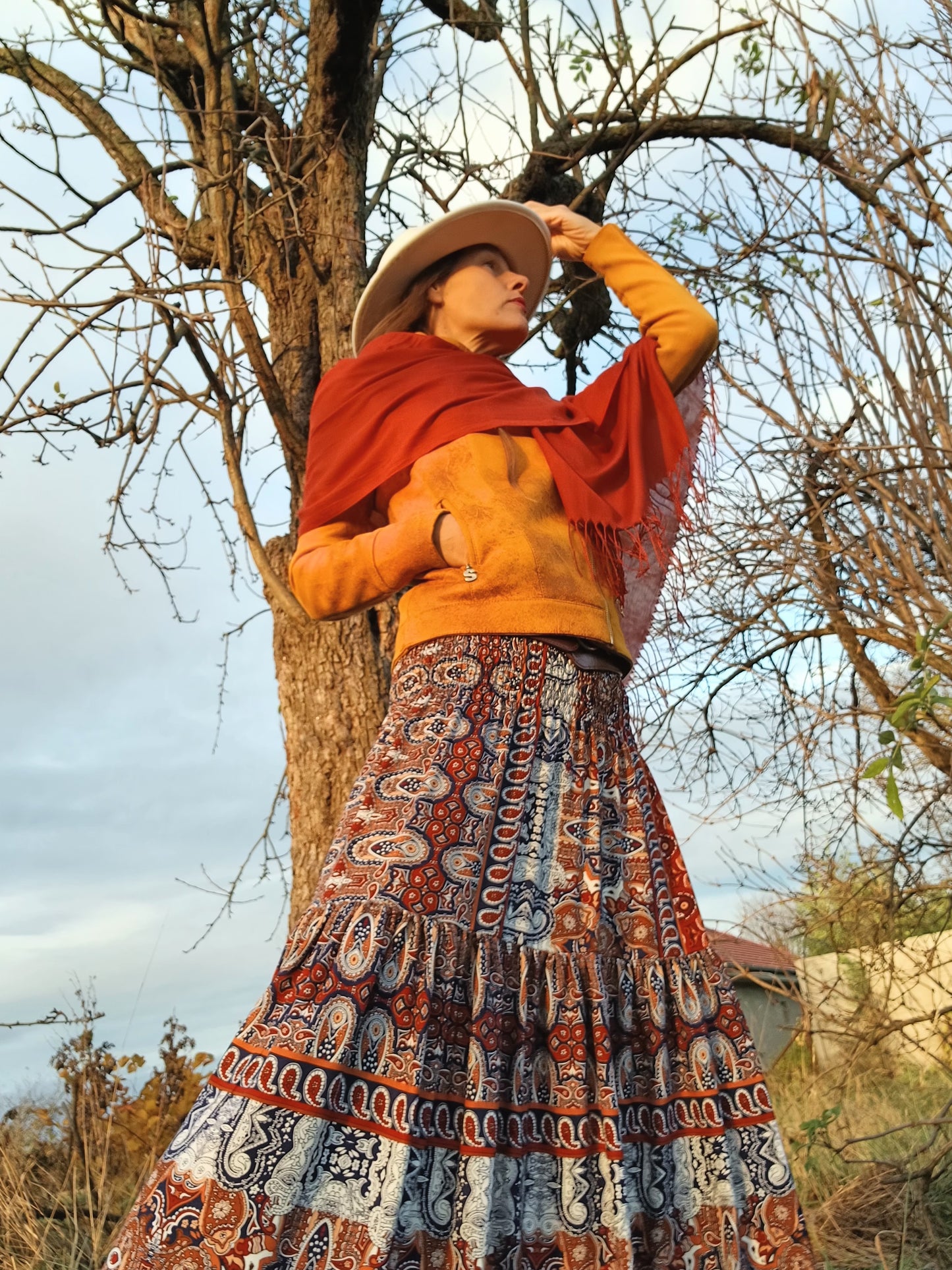 BOHO MAXI SUKNĚ SKOŘICOVÁ