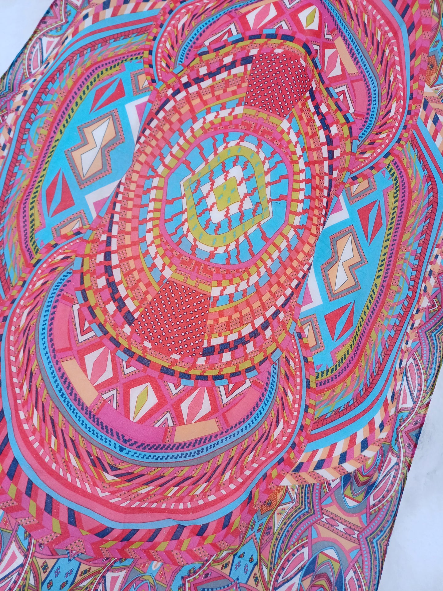 PŮVABNÝ PLÉD S HEBKÝM PAŠMÍNOVÝM OMAKEM