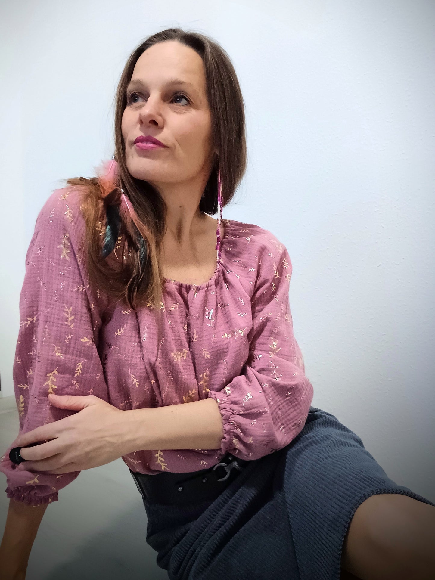 SUKNĚ MANŠESTROVÁ ŠEDÁ KRATŠÍ