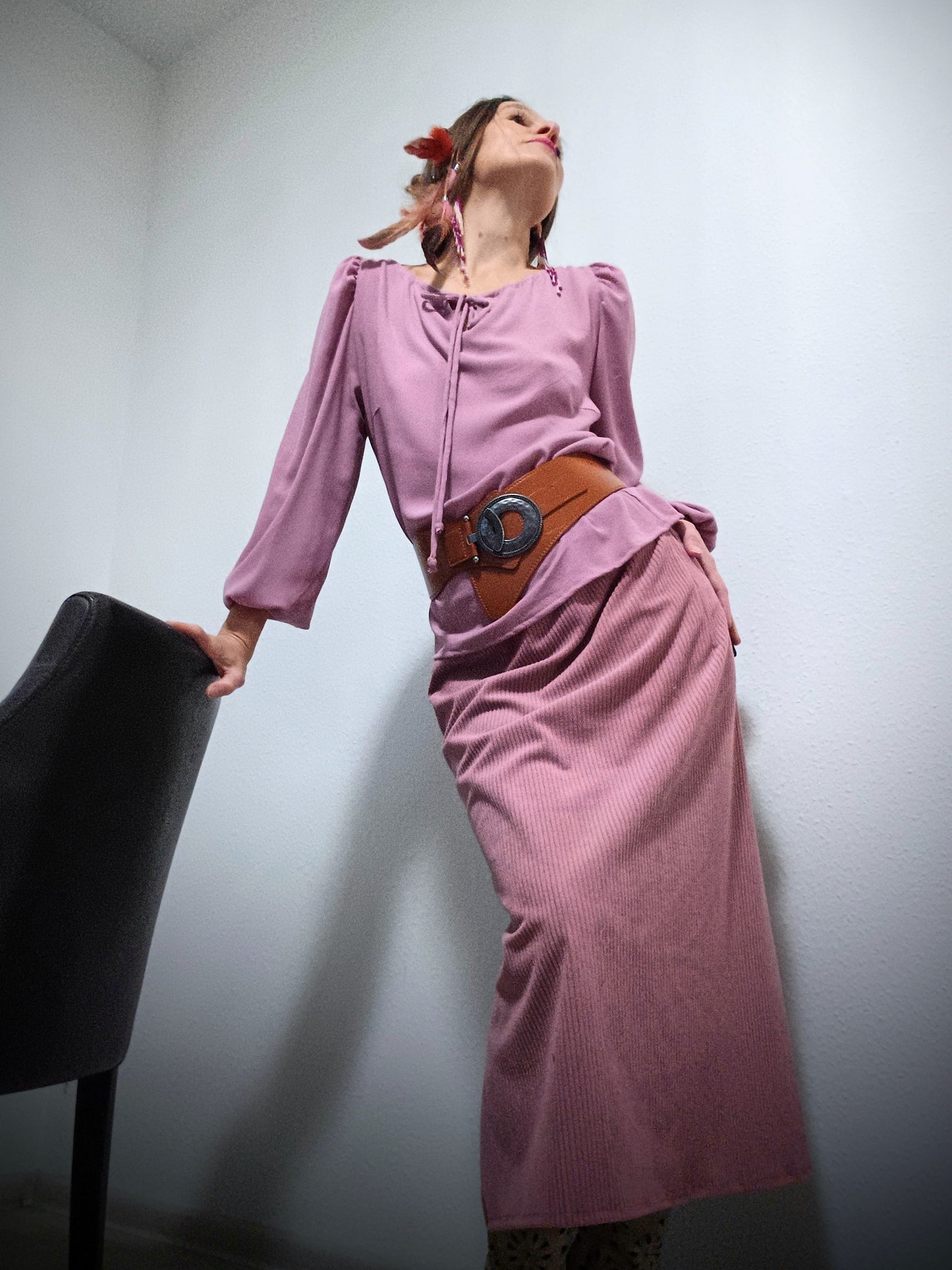 MANŠESTROVÁ SUKNĚ UŽŠÍHO STŘIHU