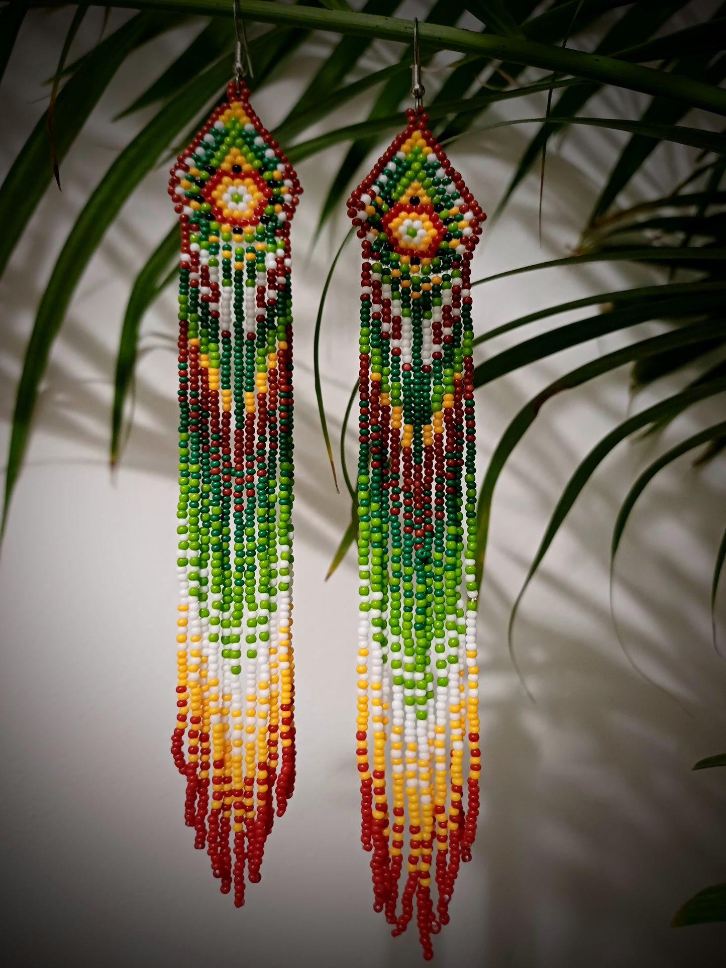 NÁUSNIČKY V BOHO STYLU PŘIRODNÍ LESNÍ BARVY