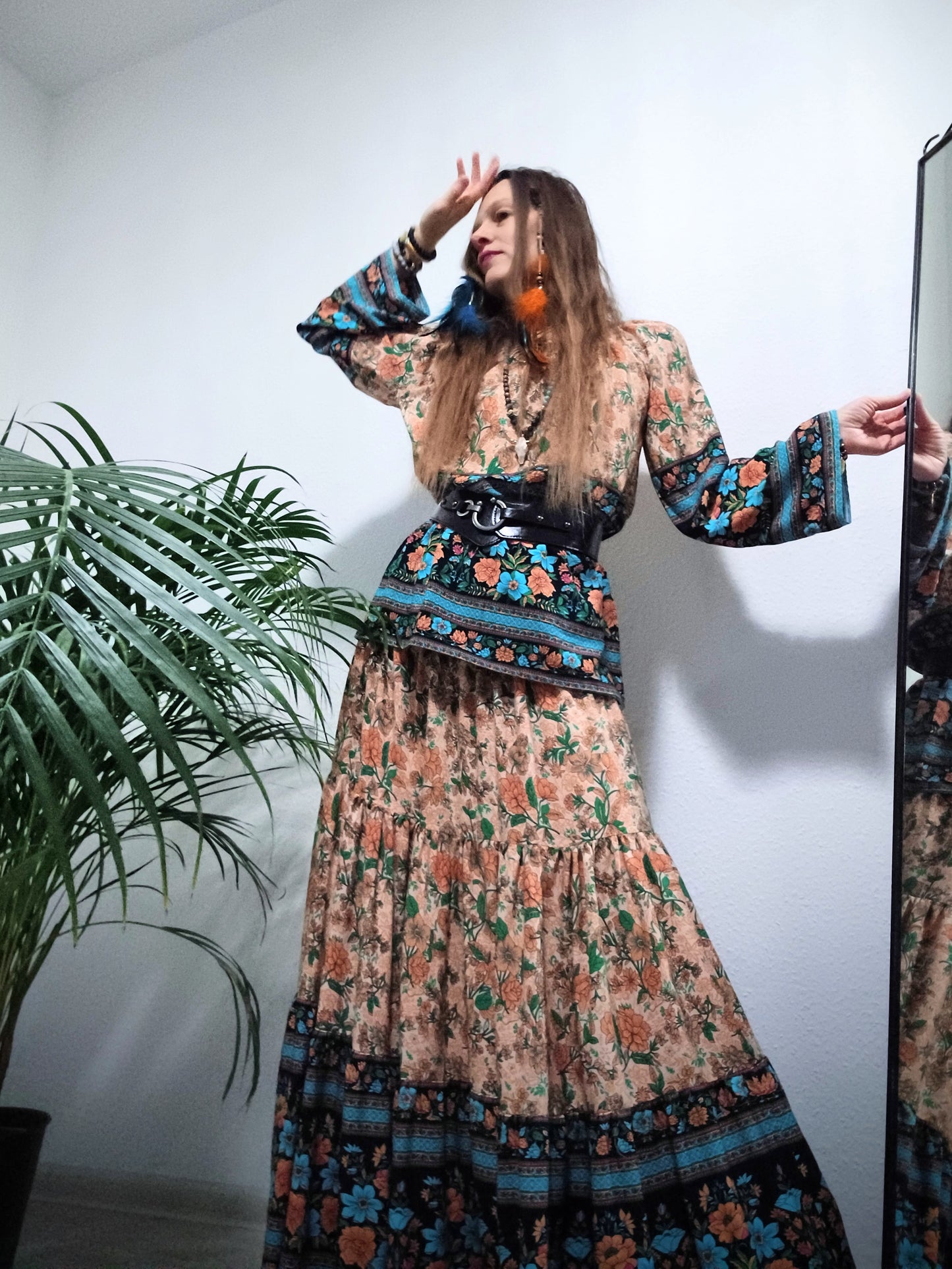 EXLUSÍVNÍ BOHO SUKNĚ S BORDUROU VISKOZA/SATÉN