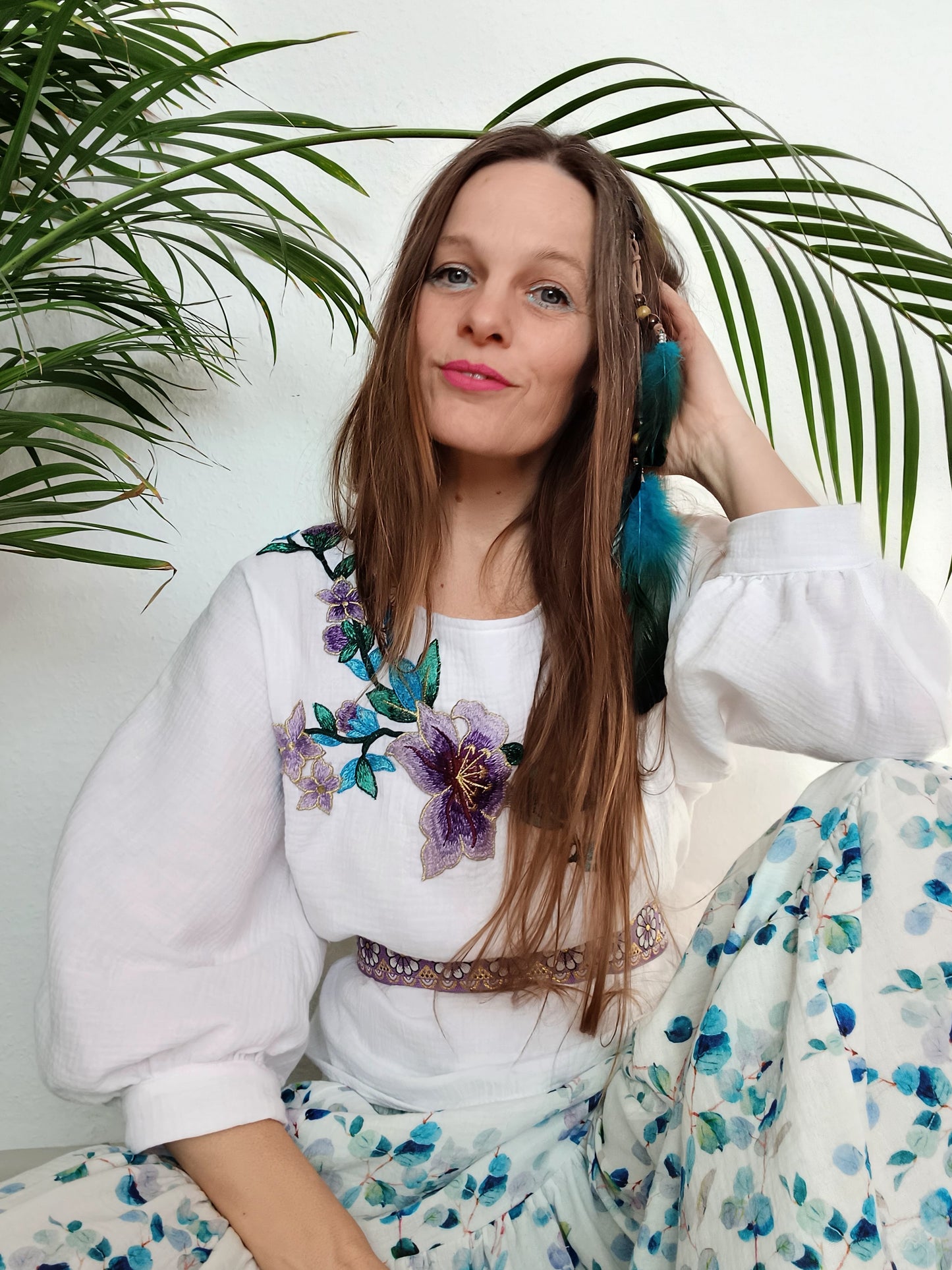 HALENKA MUŠELÍNOVÁ S KVĚTINOVOU VÝŠIVKOU