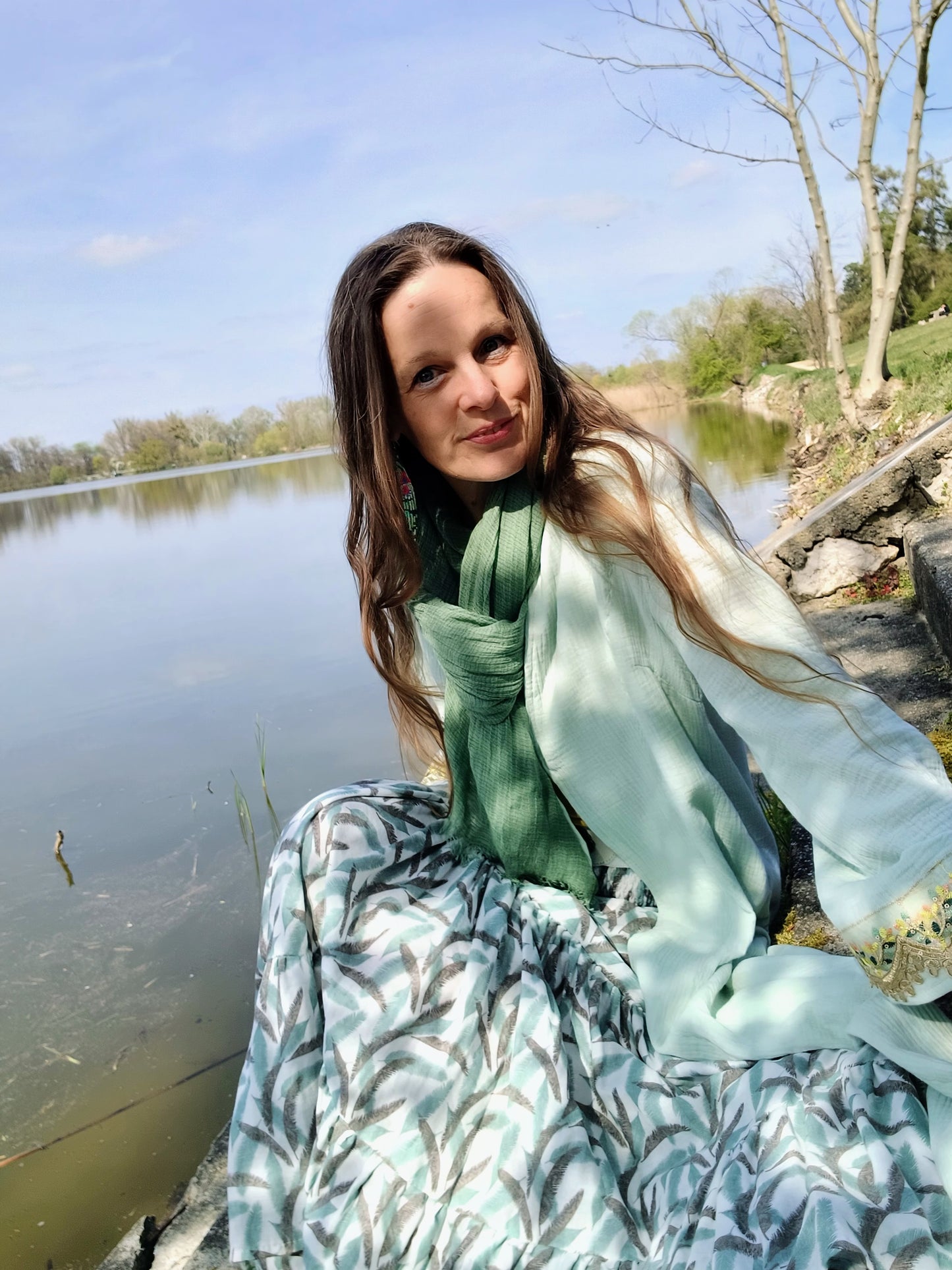 STYLOVÝ MAXI BOHO KABÁTEK S BORDUROU- VÝŠIVKOU NA RUKÁVECH