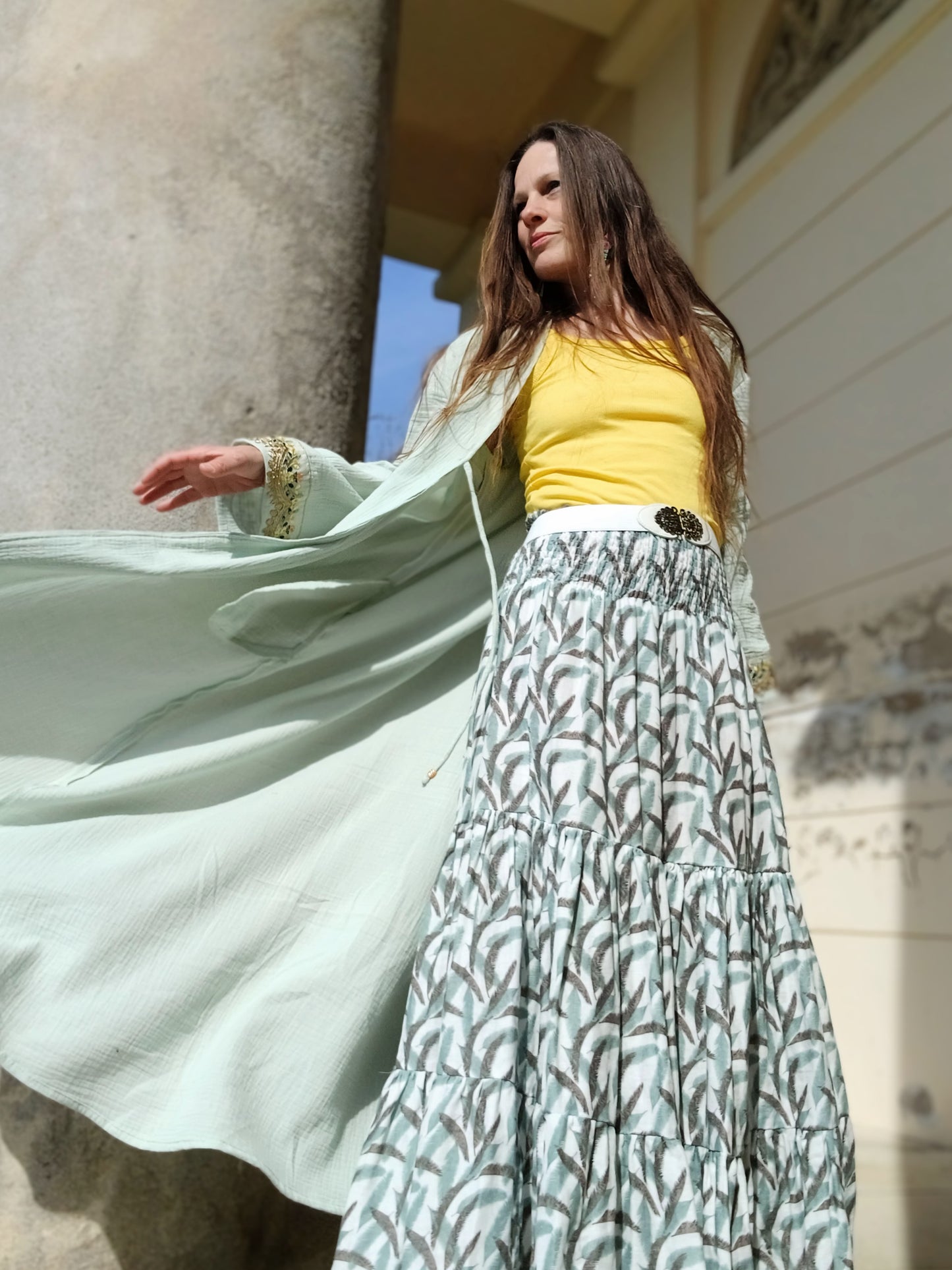 STYLOVÝ MAXI BOHO KABÁTEK S BORDUROU- VÝŠIVKOU NA RUKÁVECH
