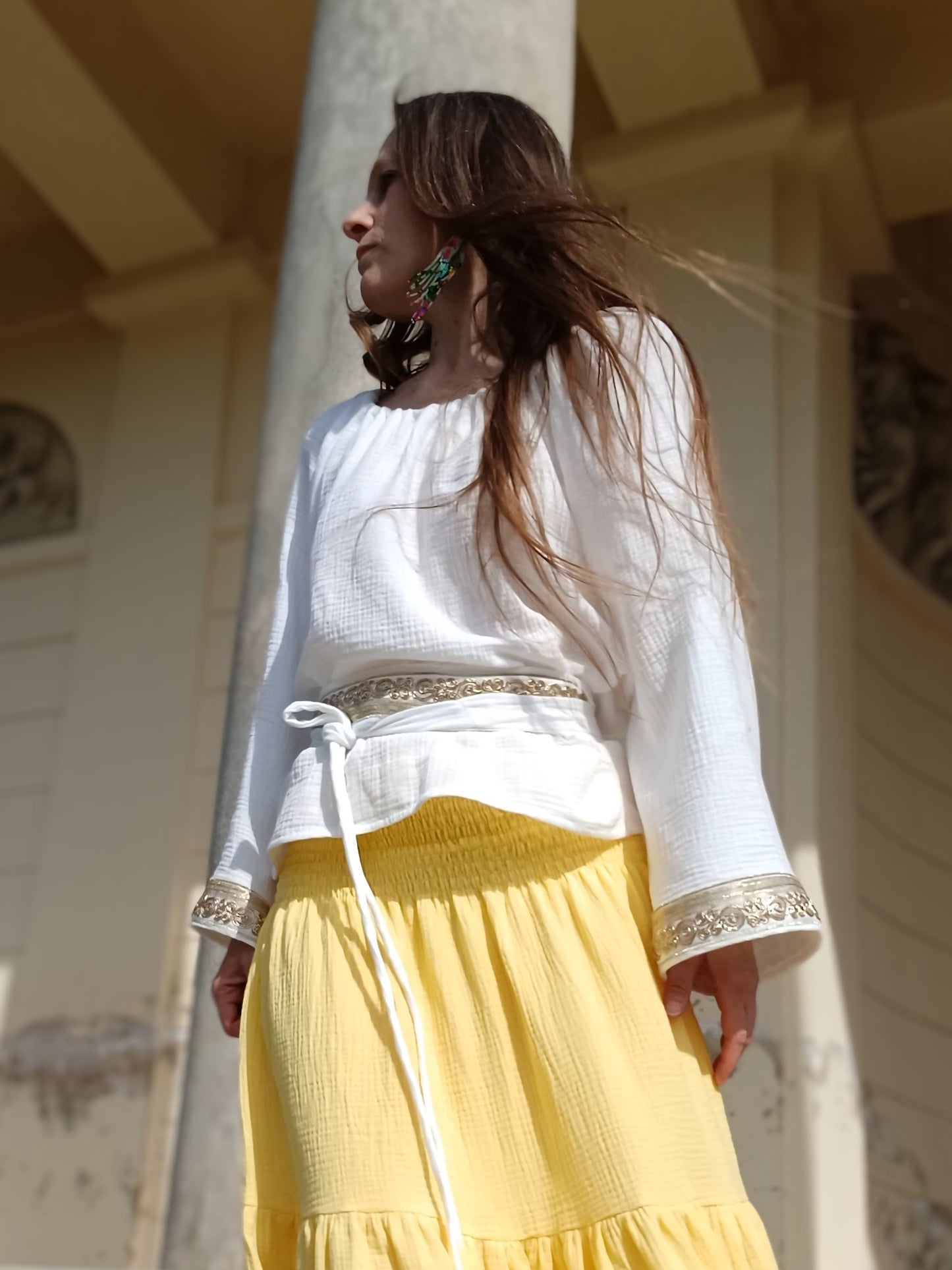 PŮVABNÁ BOHO HALENKA OFF WHITE BARVA,S BORDUROU NA RUKÁVECH.ANGEL