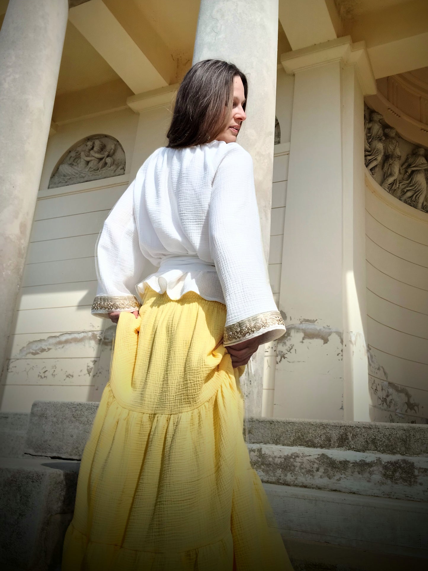 PŮVABNÁ BOHO HALENKA OFF WHITE BARVA,S BORDUROU NA RUKÁVECH.ANGEL