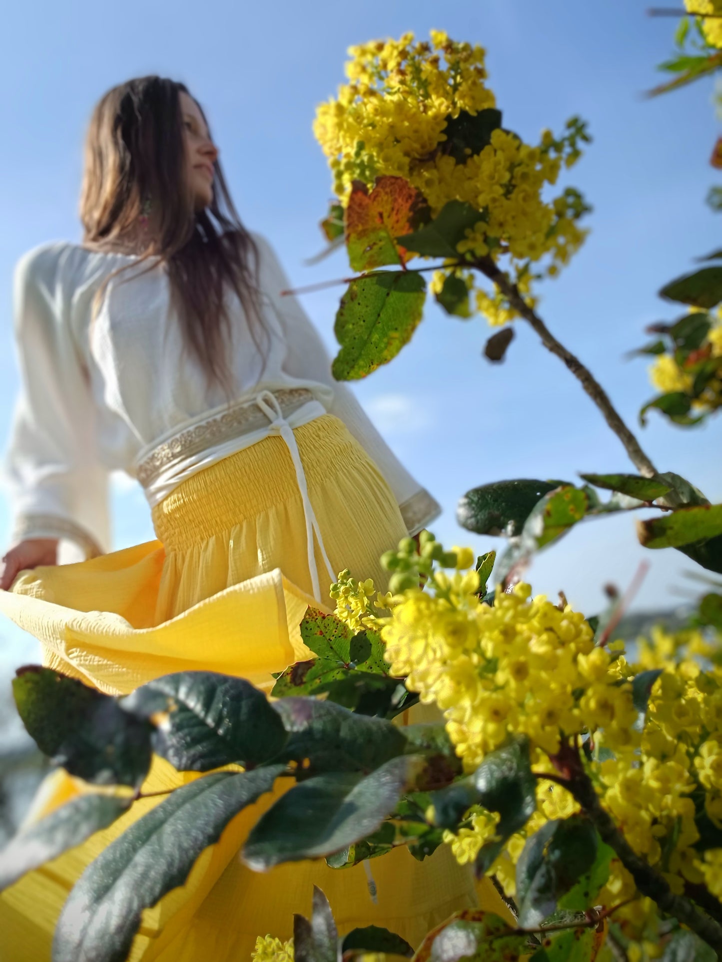 PŮVABNÁ BOHO HALENKA OFF WHITE BARVA,S BORDUROU NA RUKÁVECH.ANGEL