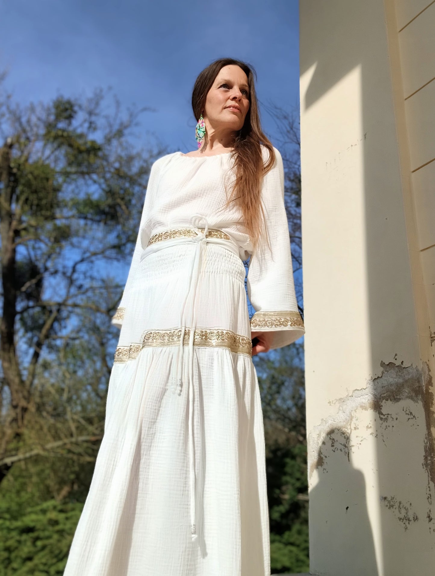 PŮVABNÁ BOHO HALENKA OFF WHITE BARVA,S BORDUROU NA RUKÁVECH.ANGEL