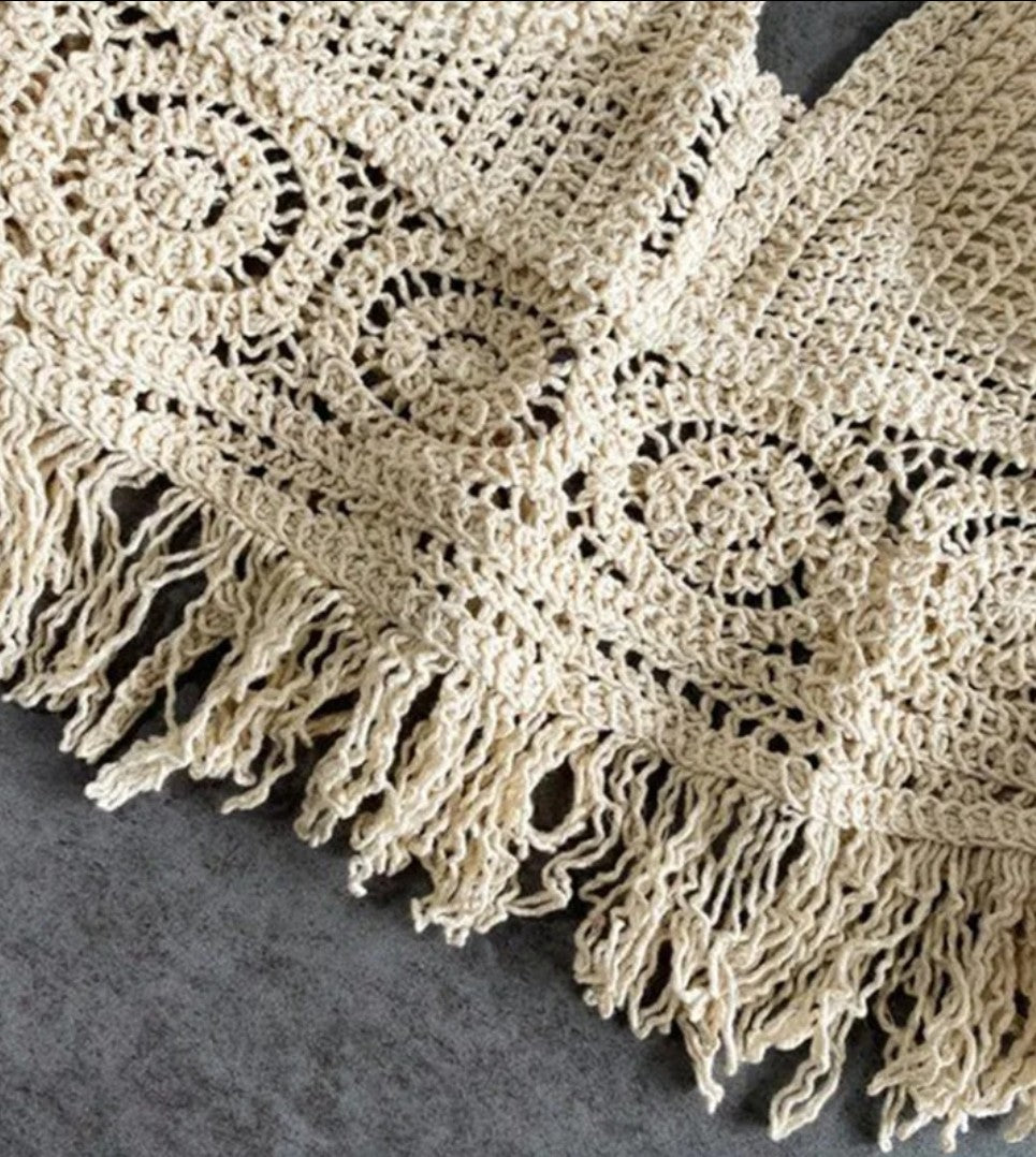 SEXY BOHO TOPÍK LETNÍ HÁČKOVANÝ KRÉMOVÝ