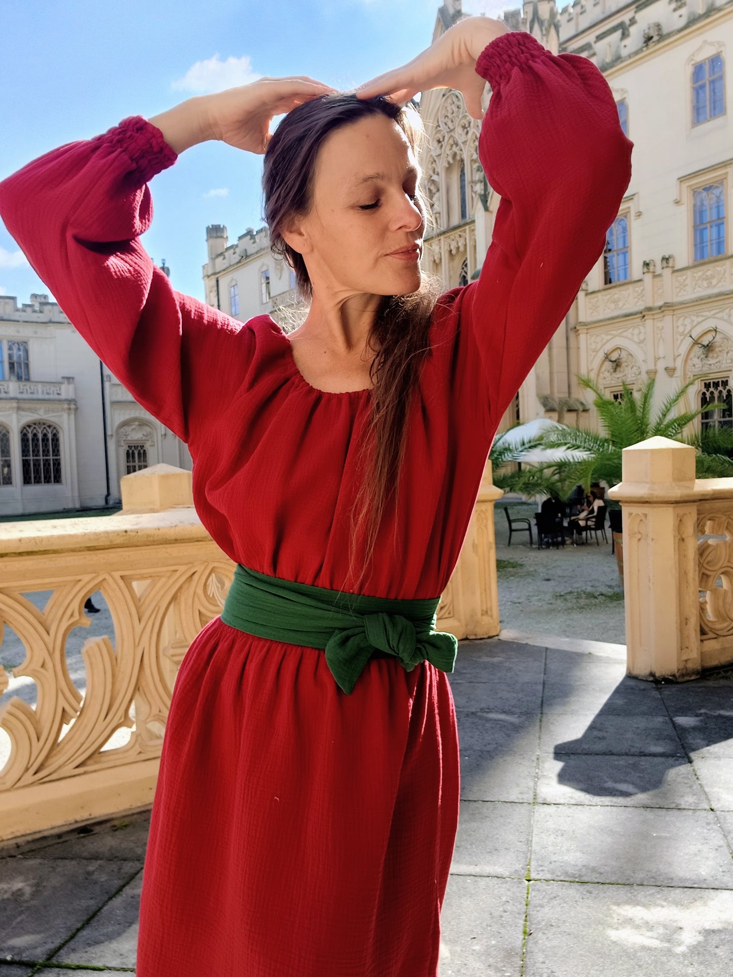 ŠATY RED WINE V ORGANIC MUŠELÍNU