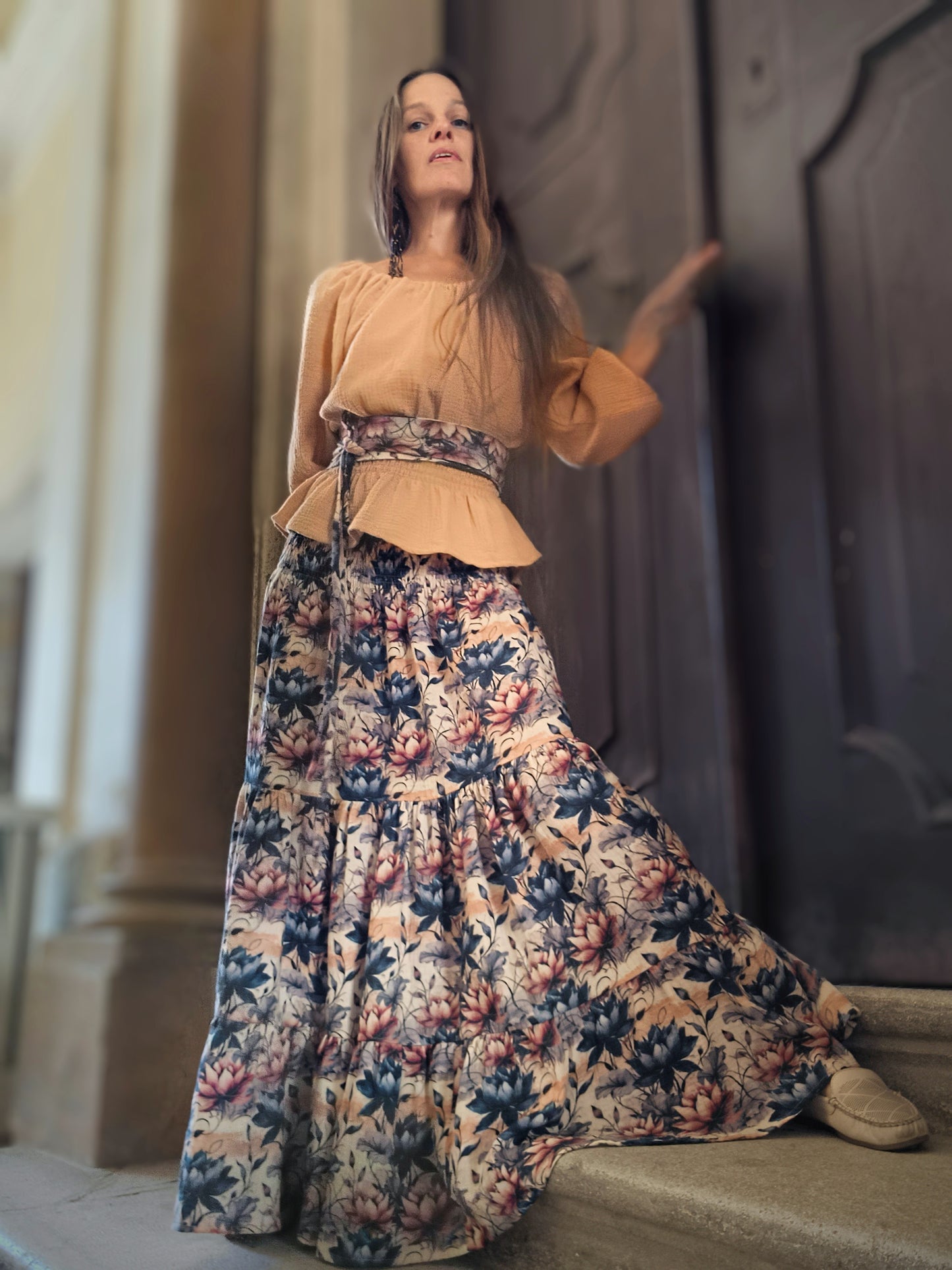 MAXI SUKNĚ MUŠELÍNOVÁ DESIGNOVÁ