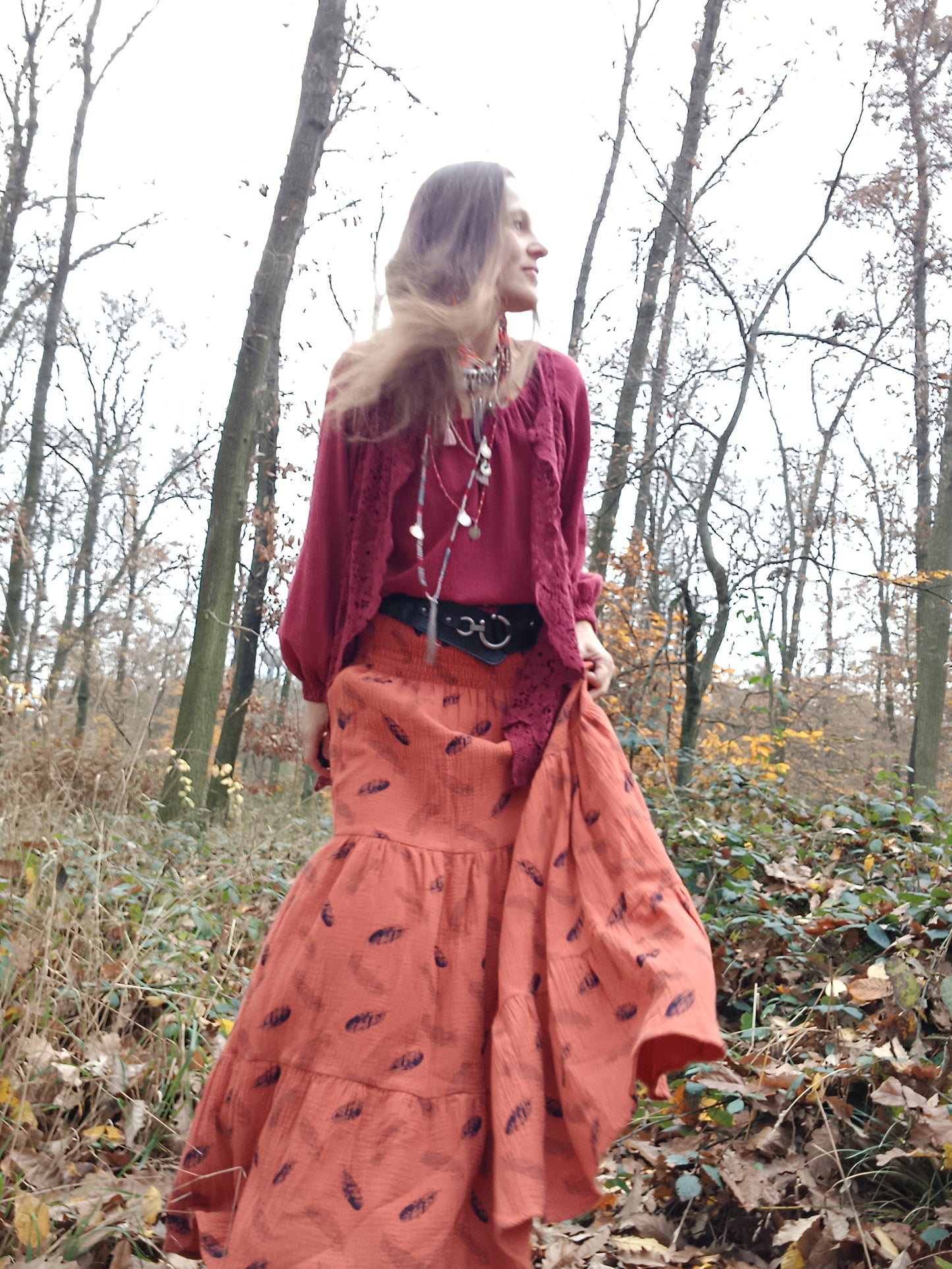 VESTA V BOHO STYLU BORDO