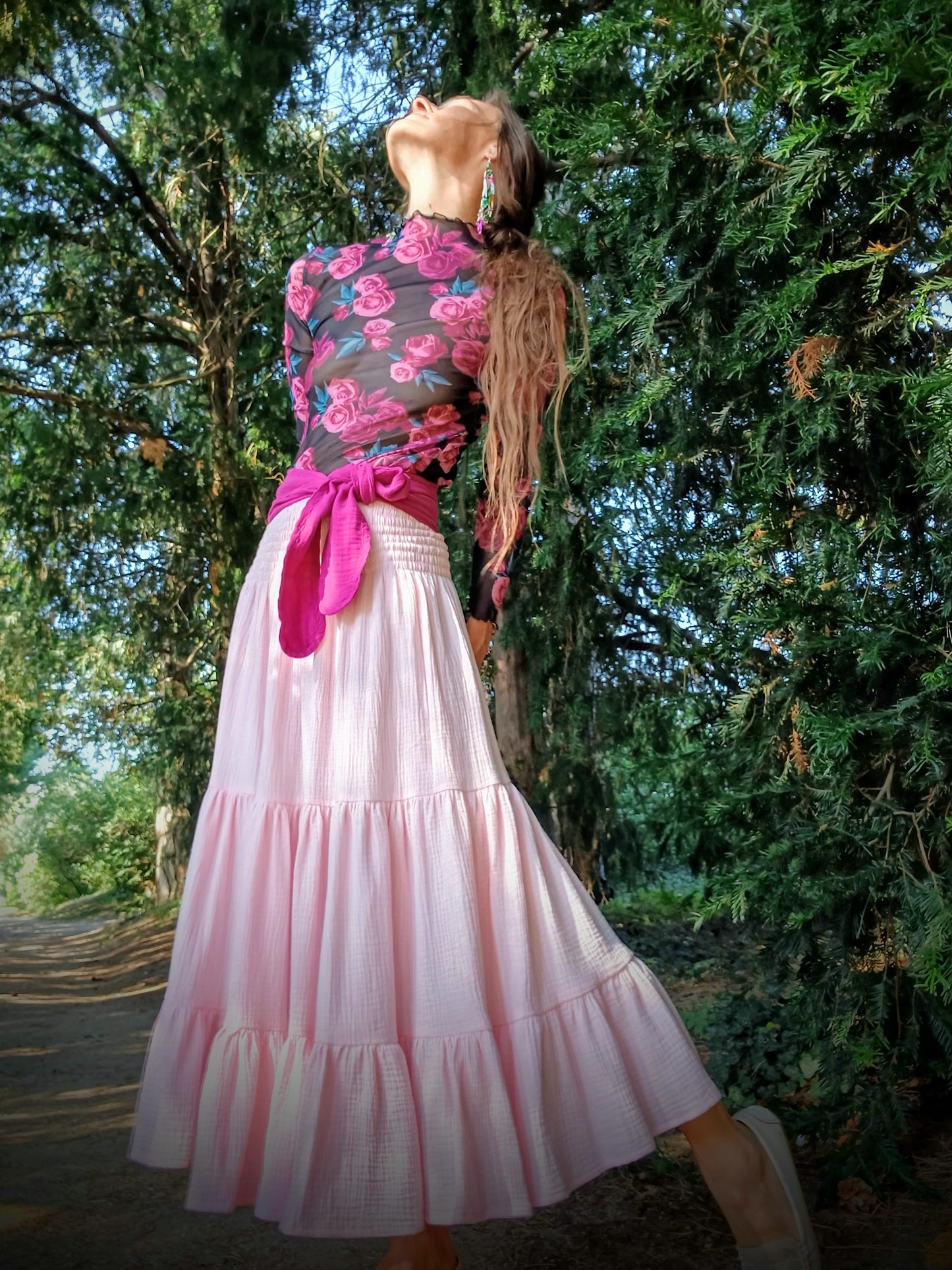 MUŠELÍNOVÁ JEMNÁ RŮŽOVÁ SUKÝNKA NAD KOTNÍKY