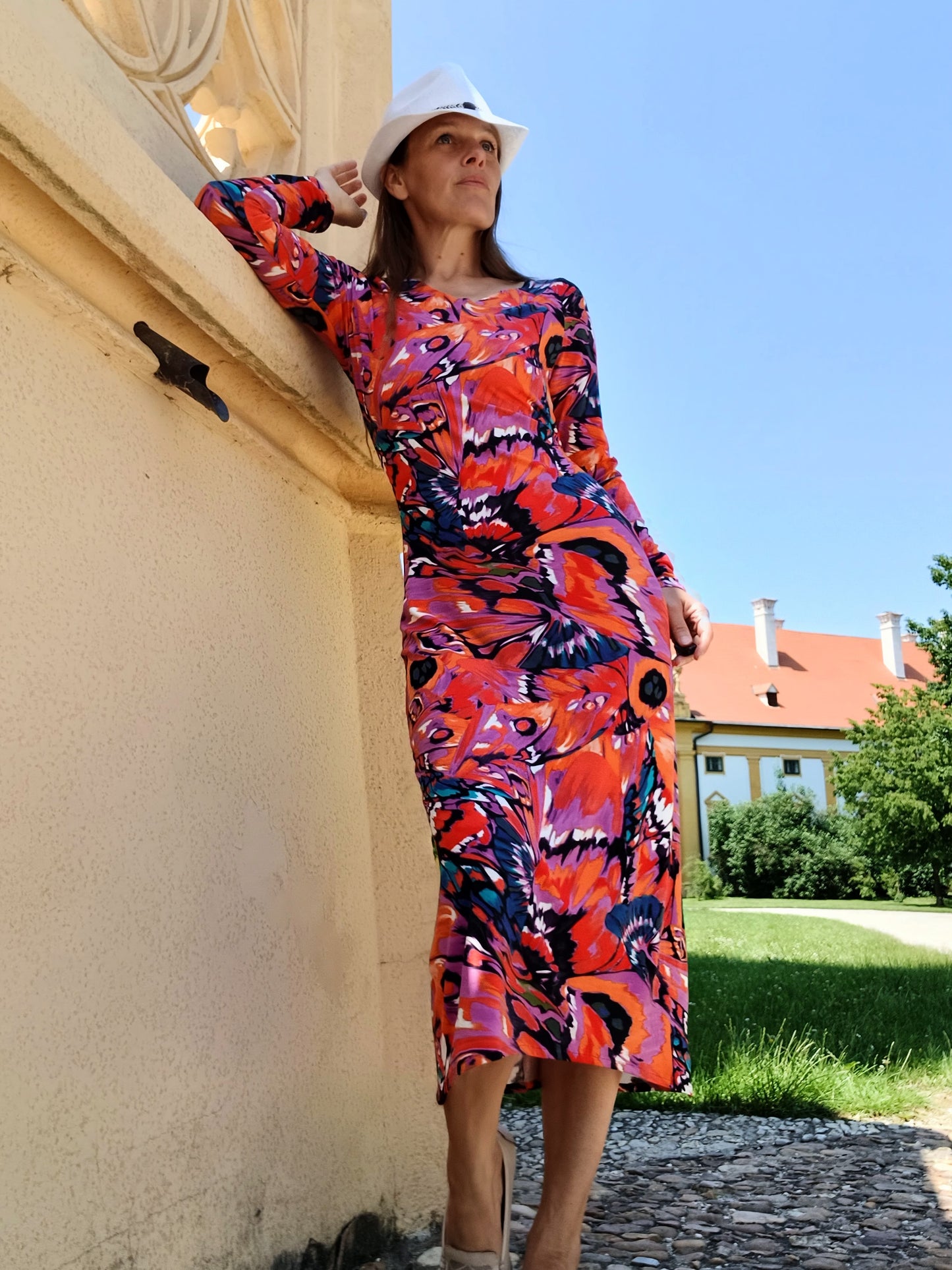 ÚPLETOVÉ JEMNÉ ŠATY BUTTERFLY