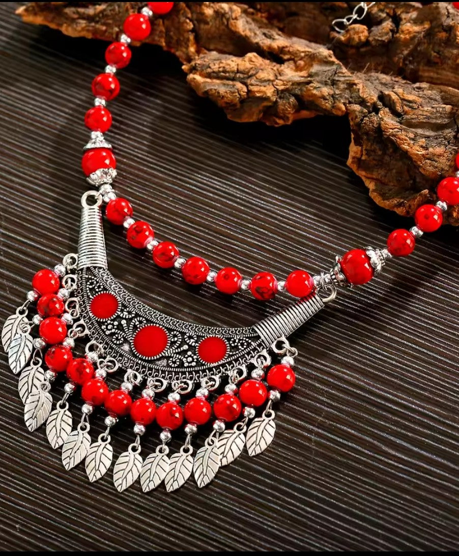 BOHO NÁHRDELNÍK ČERVENÝ