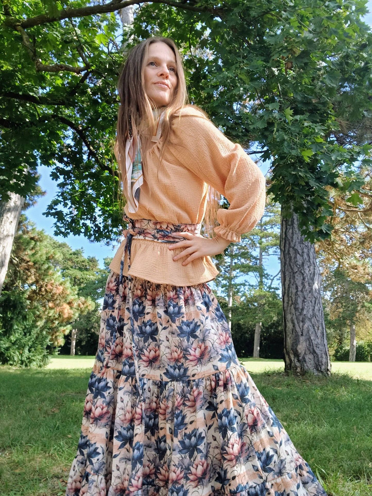 MAXI SUKNĚ MUŠELÍNOVÁ DESIGNOVÁ