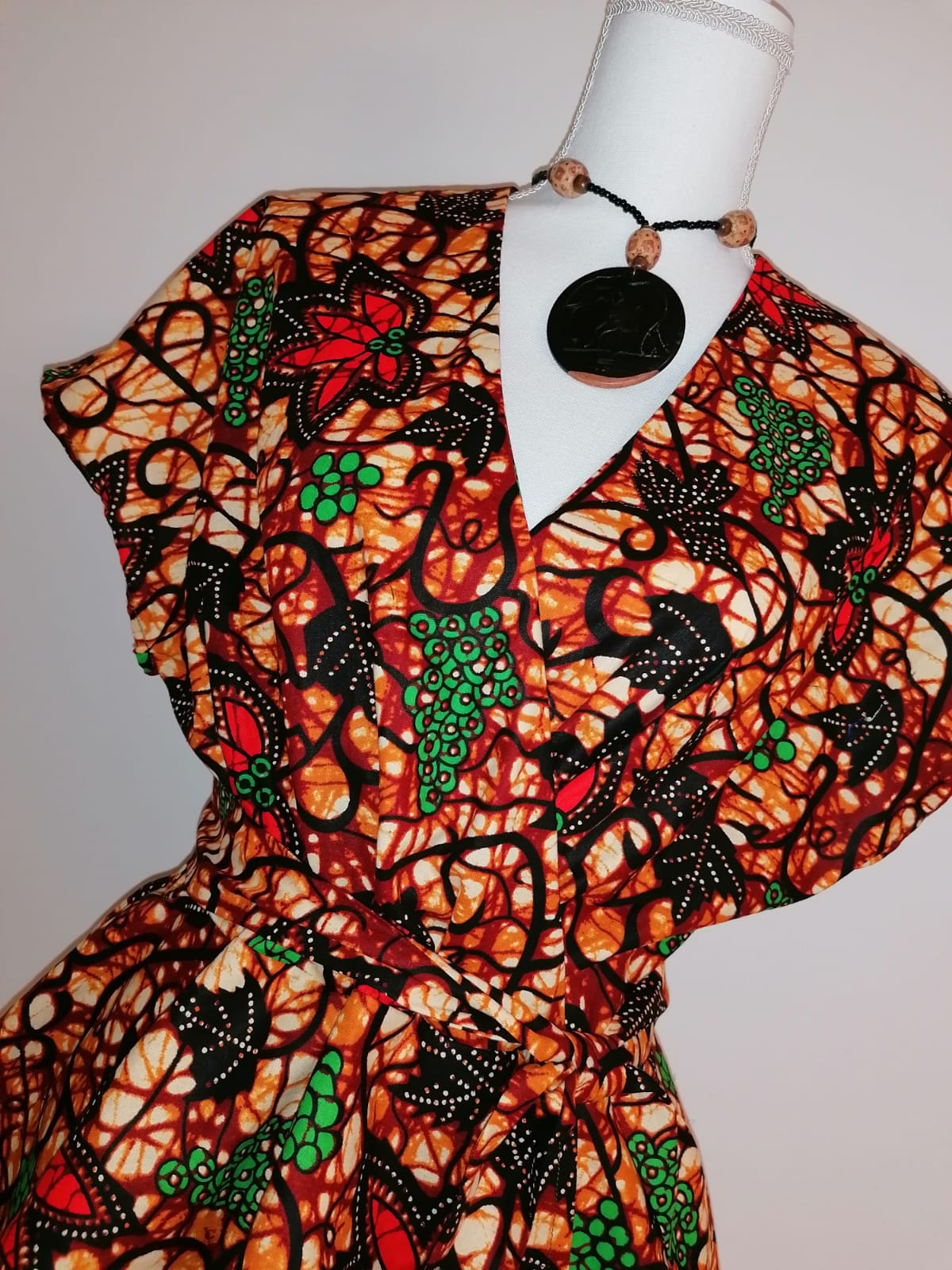 Africká halenka hnědá s listecky / African top brown