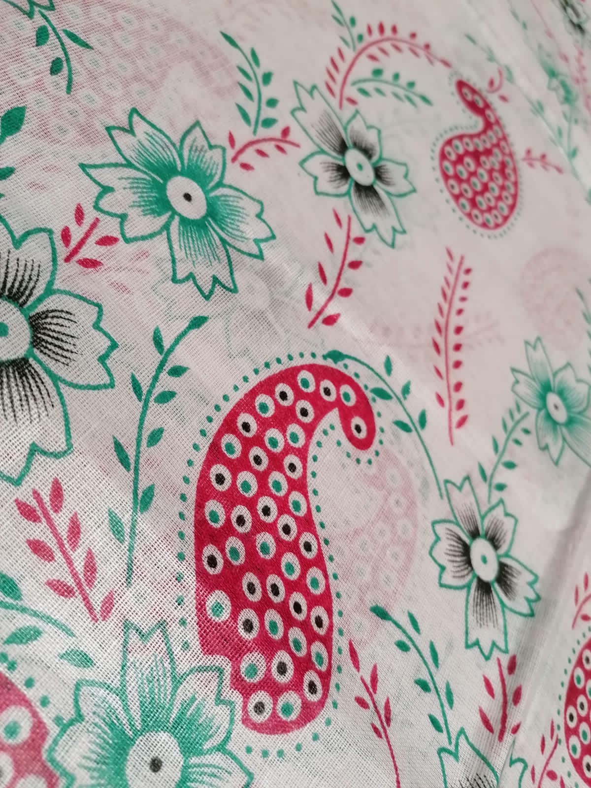 Kanga Zanzibar, růžové květy