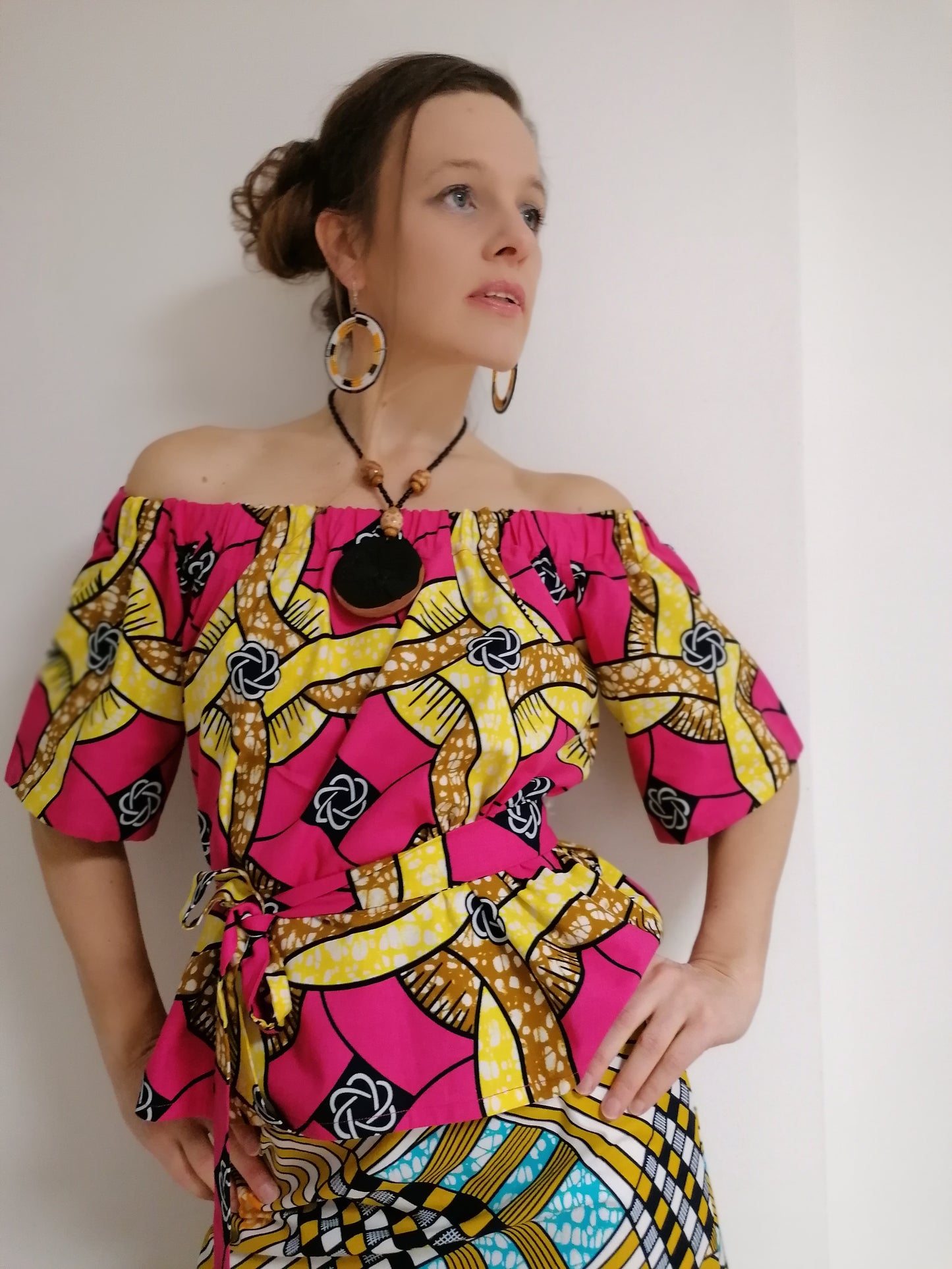 Růžová halenka /blouse /z africké látky s páskem