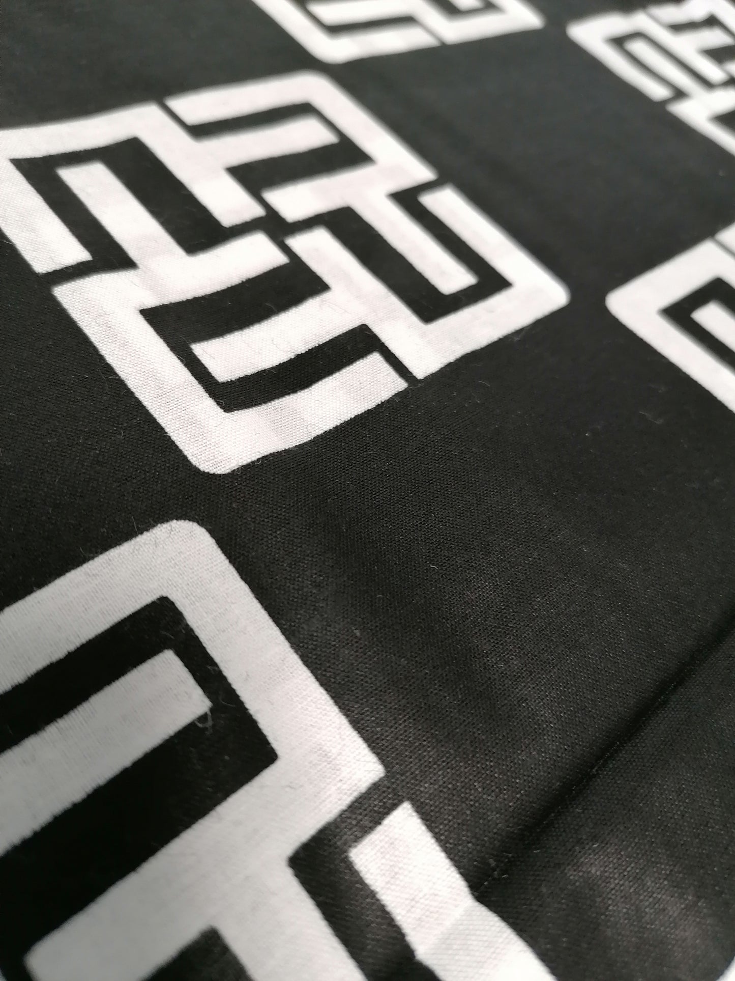 Africká látka měkčí z kolekce černobílá kente kolekce