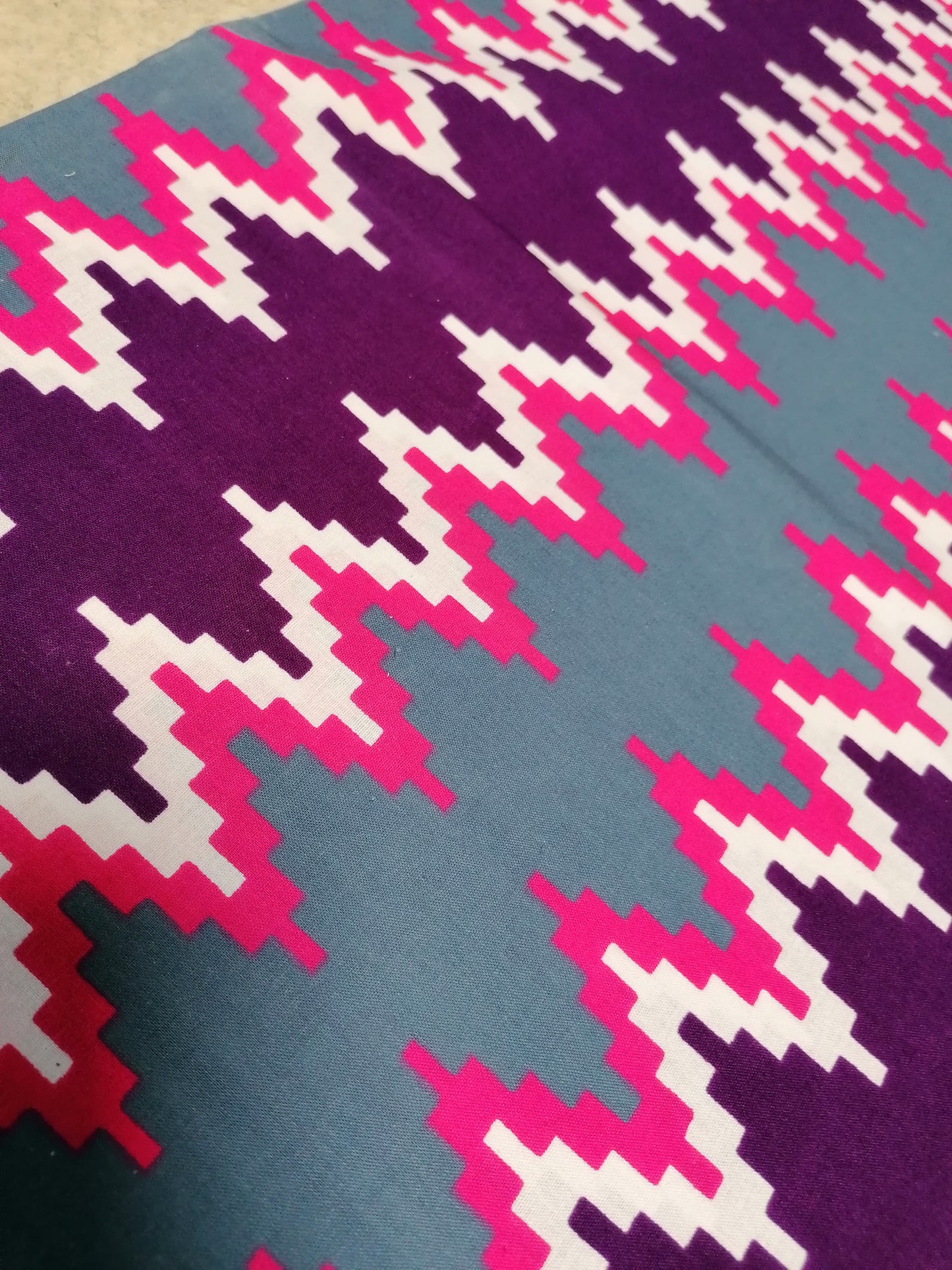 Africka látka měkčí ,Kente tisk Ghana
