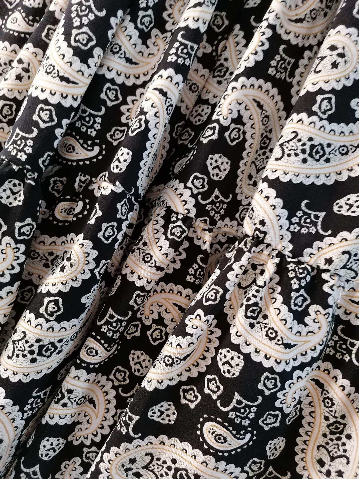 Paisley elegantní černo bílá sukně