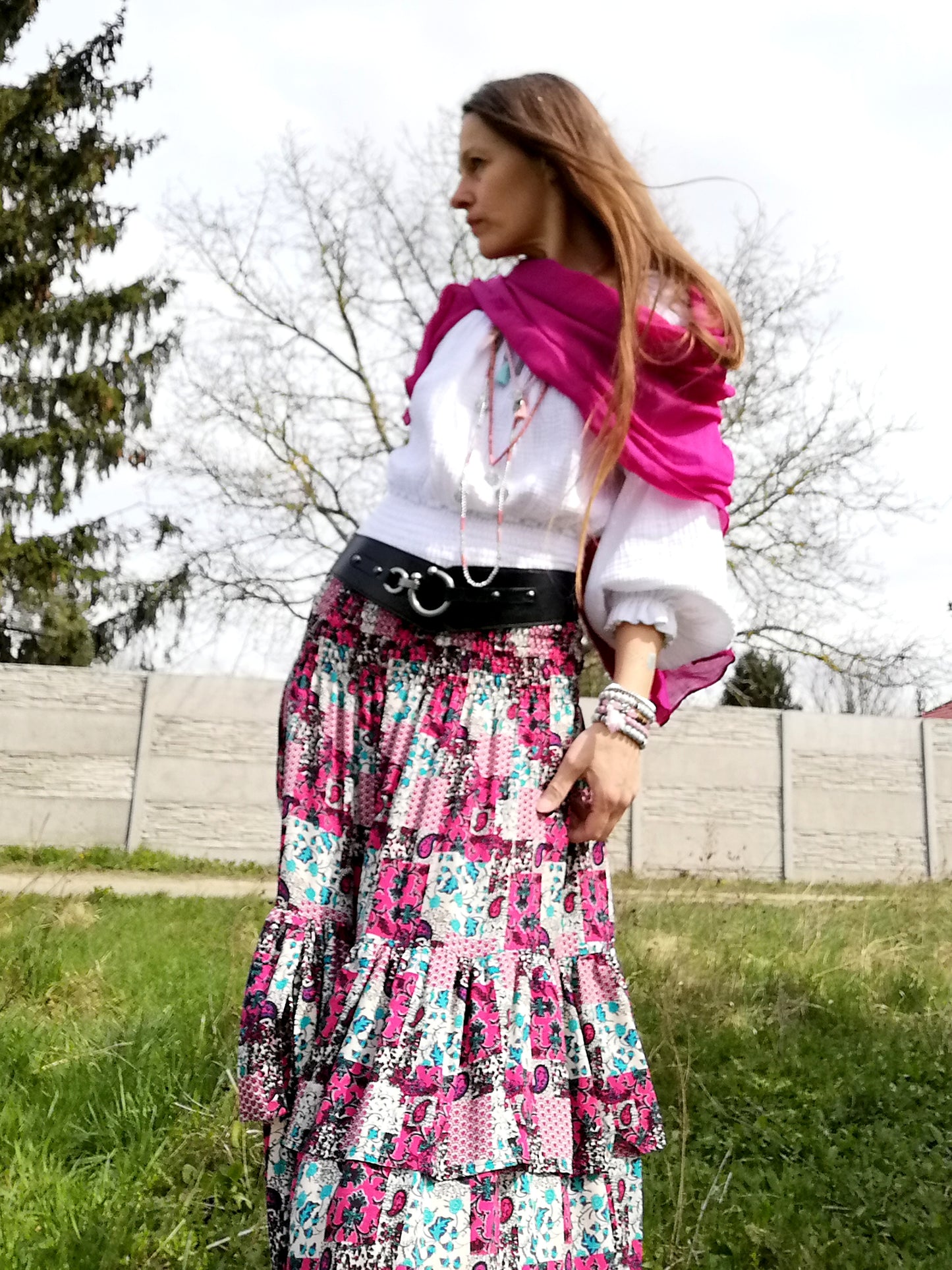 ROMANTICKÁ MAXI SUKNĚ S VOLÁNEM