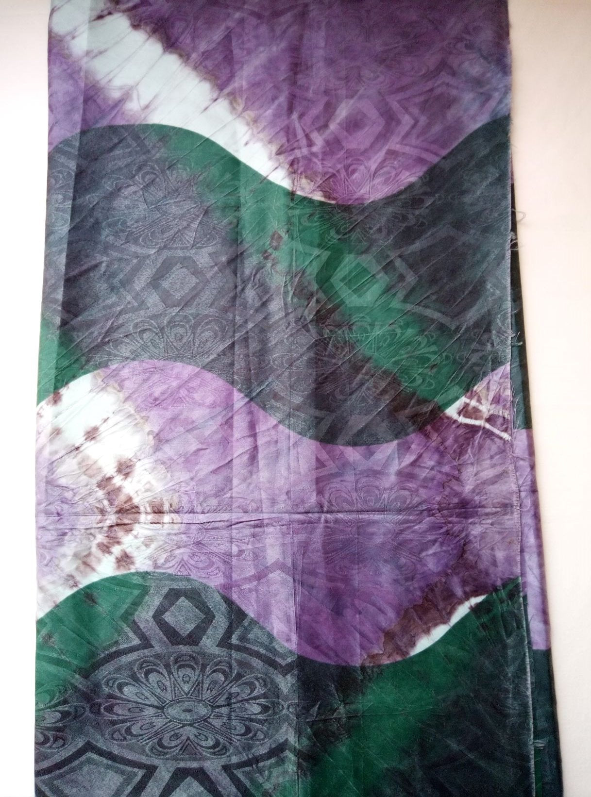Batika fialovo seda 184 x 127 cm
