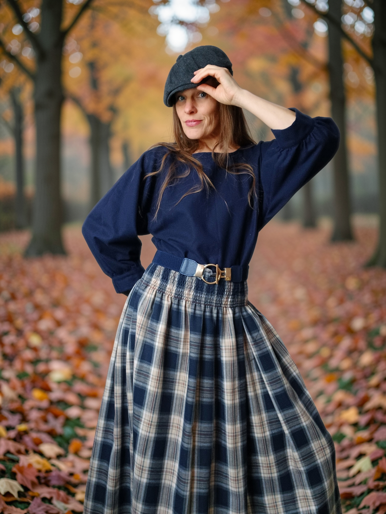 Hřejivá halenka v půlnočním modrém tónu