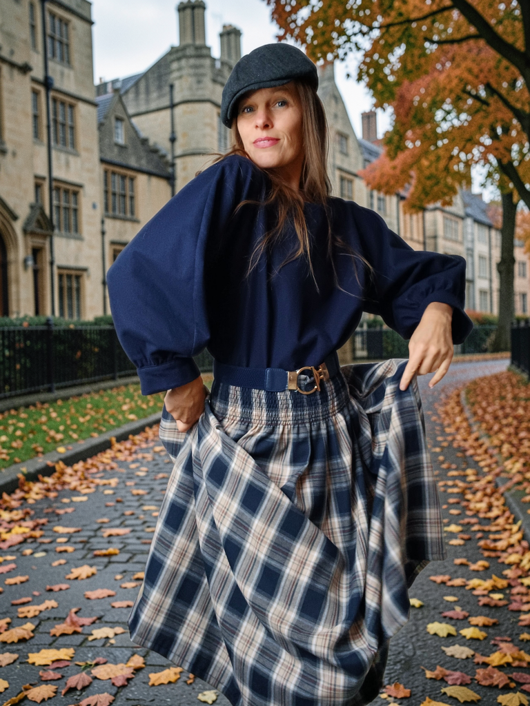 Hřejivá halenka v půlnočním modrém tónu