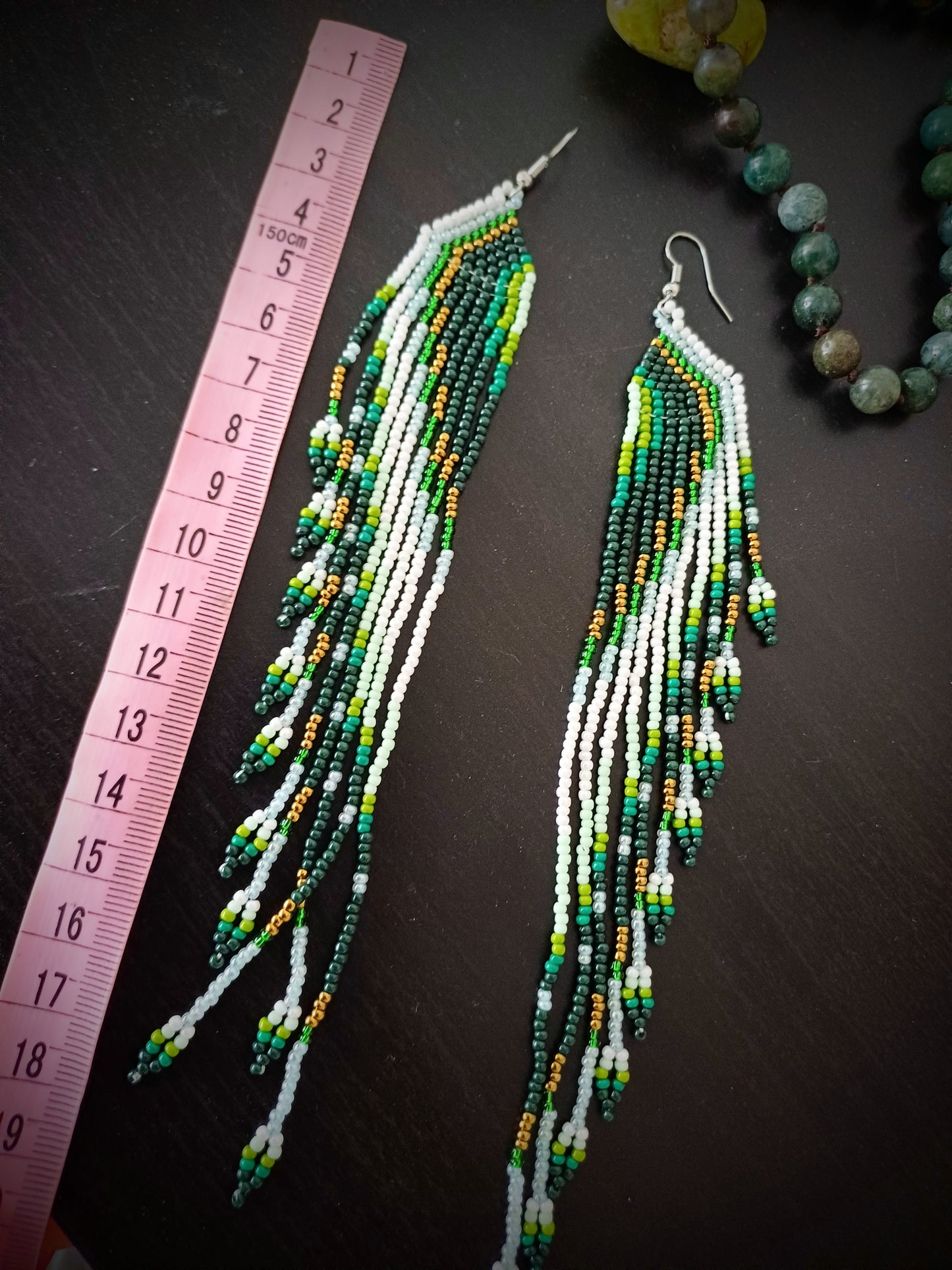 ÚCHVATNÉ DLOUHÉ KORÁLKOVÉ BOHO NAUŠNIČKY LEHOUČKÉ