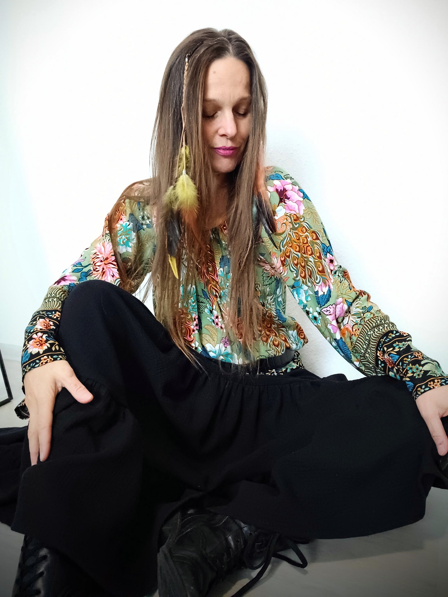 EXLUSÍVNÍ BOHO HALENKA S BORDUROU V DÉLCE A NA RUKÁVECH