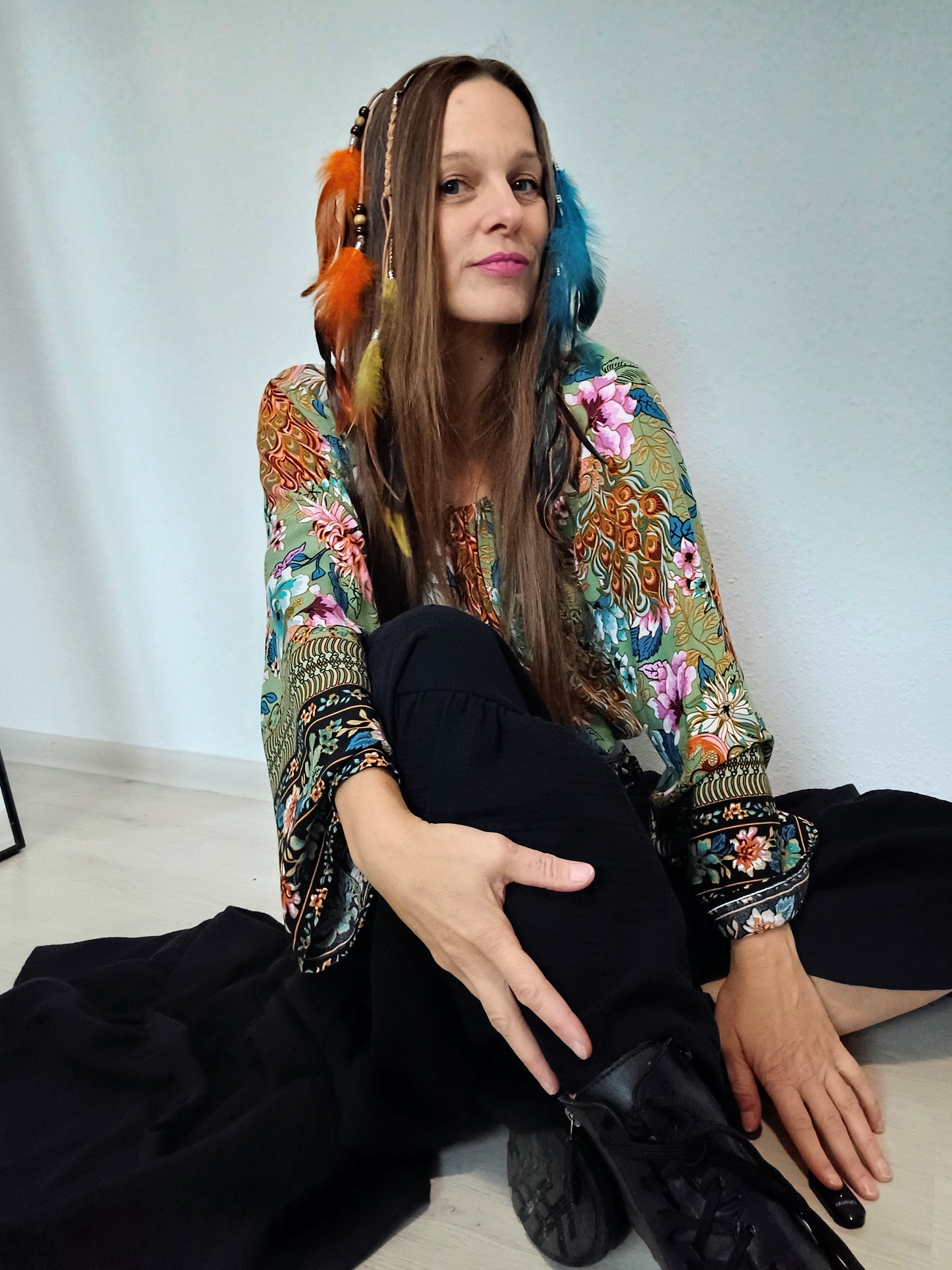 EXLUSÍVNÍ BOHO HALENKA S BORDUROU V DÉLCE A NA RUKÁVECH