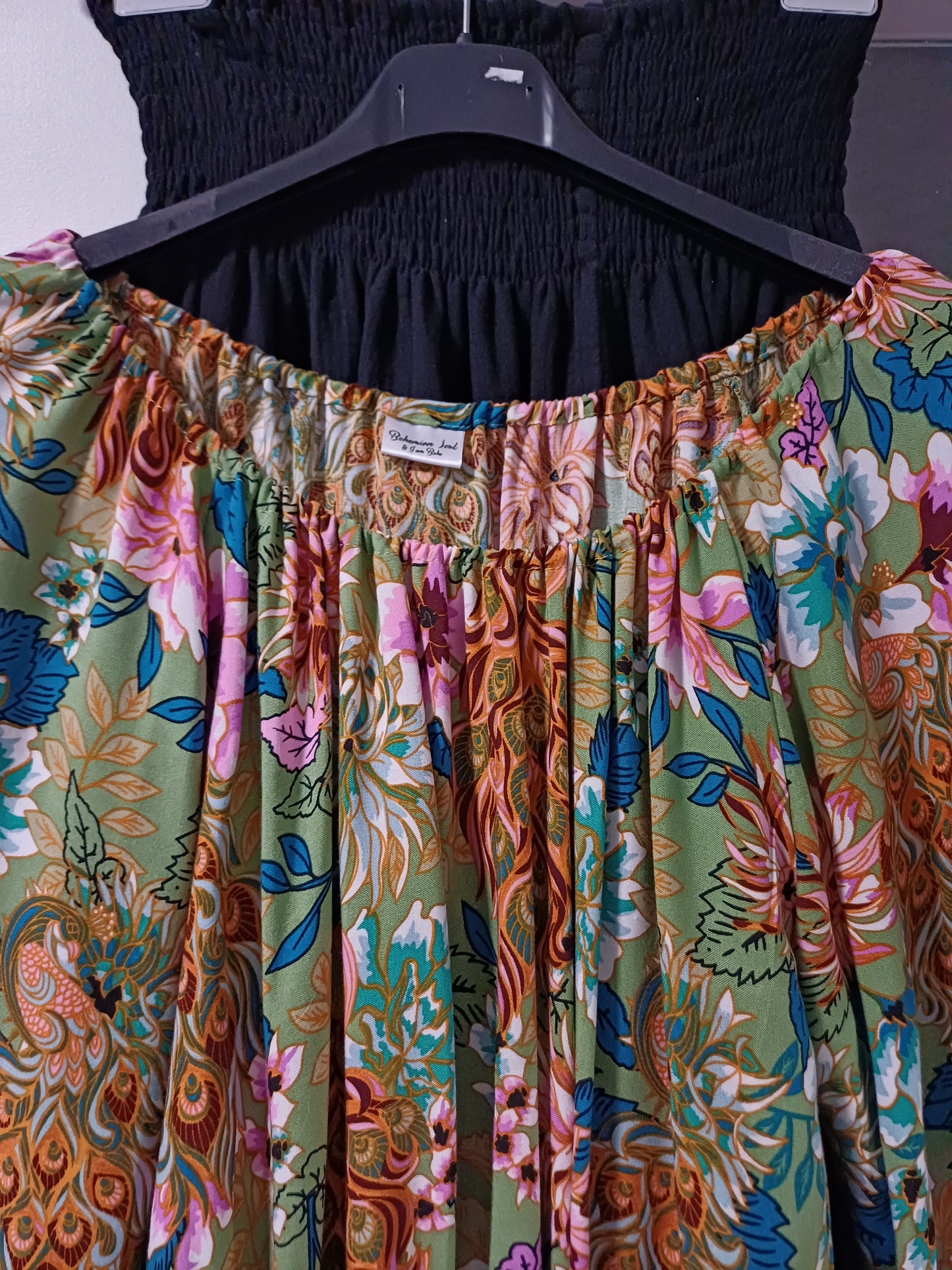 EXLUSÍVNÍ BOHO HALENKA S BORDUROU V DÉLCE A NA RUKÁVECH