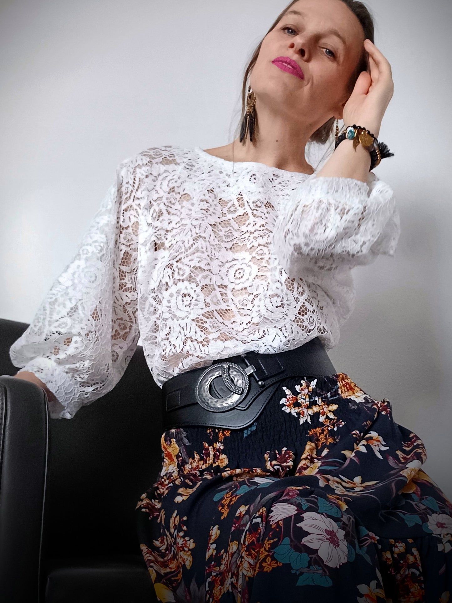 ELEGANTNÍ VEČERNÍ HALENKA BÍLA KRAJKA