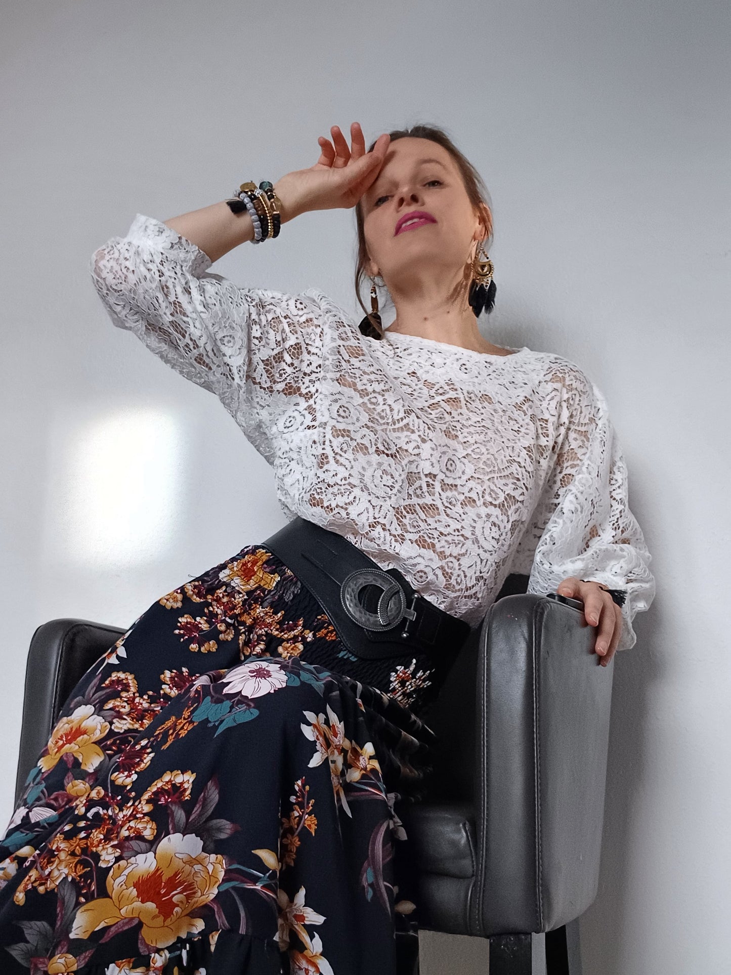 ELEGANTNÍ VEČERNÍ HALENKA BÍLA KRAJKA
