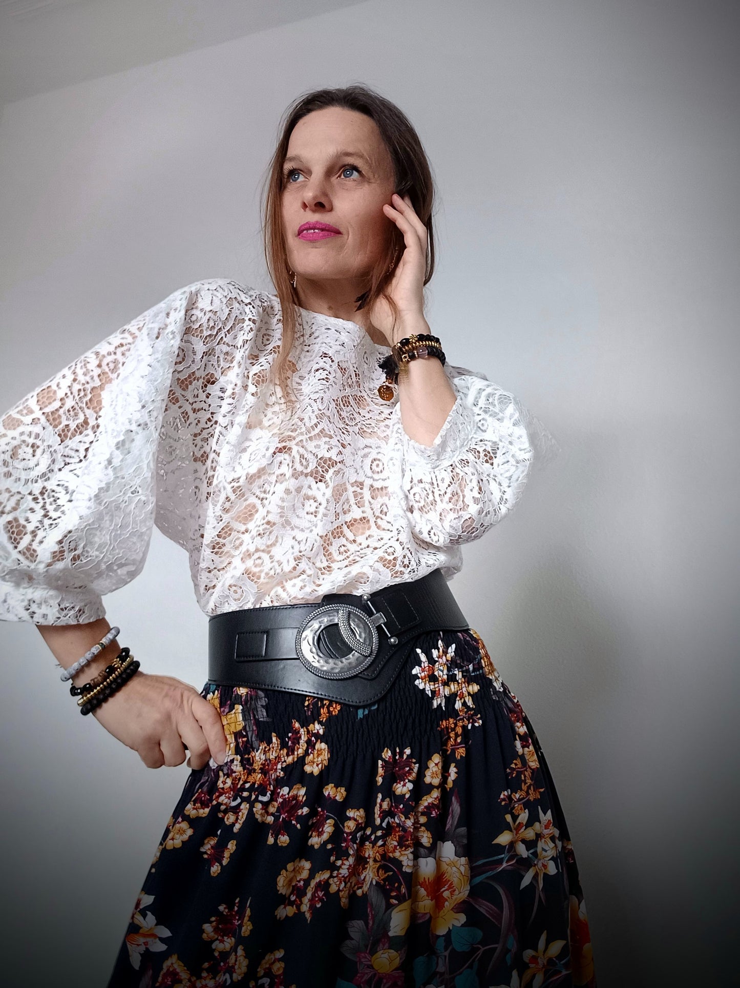 ELEGANTNÍ VEČERNÍ HALENKA BÍLA KRAJKA