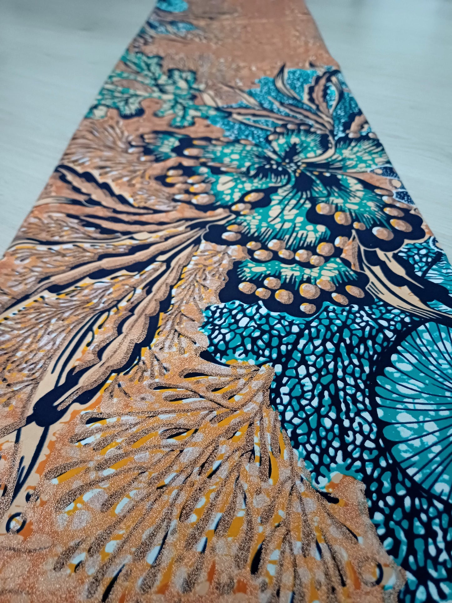 EXLUSÍVNÍ AFRICKÁ LÁTKA S GLITTERS TISKEM