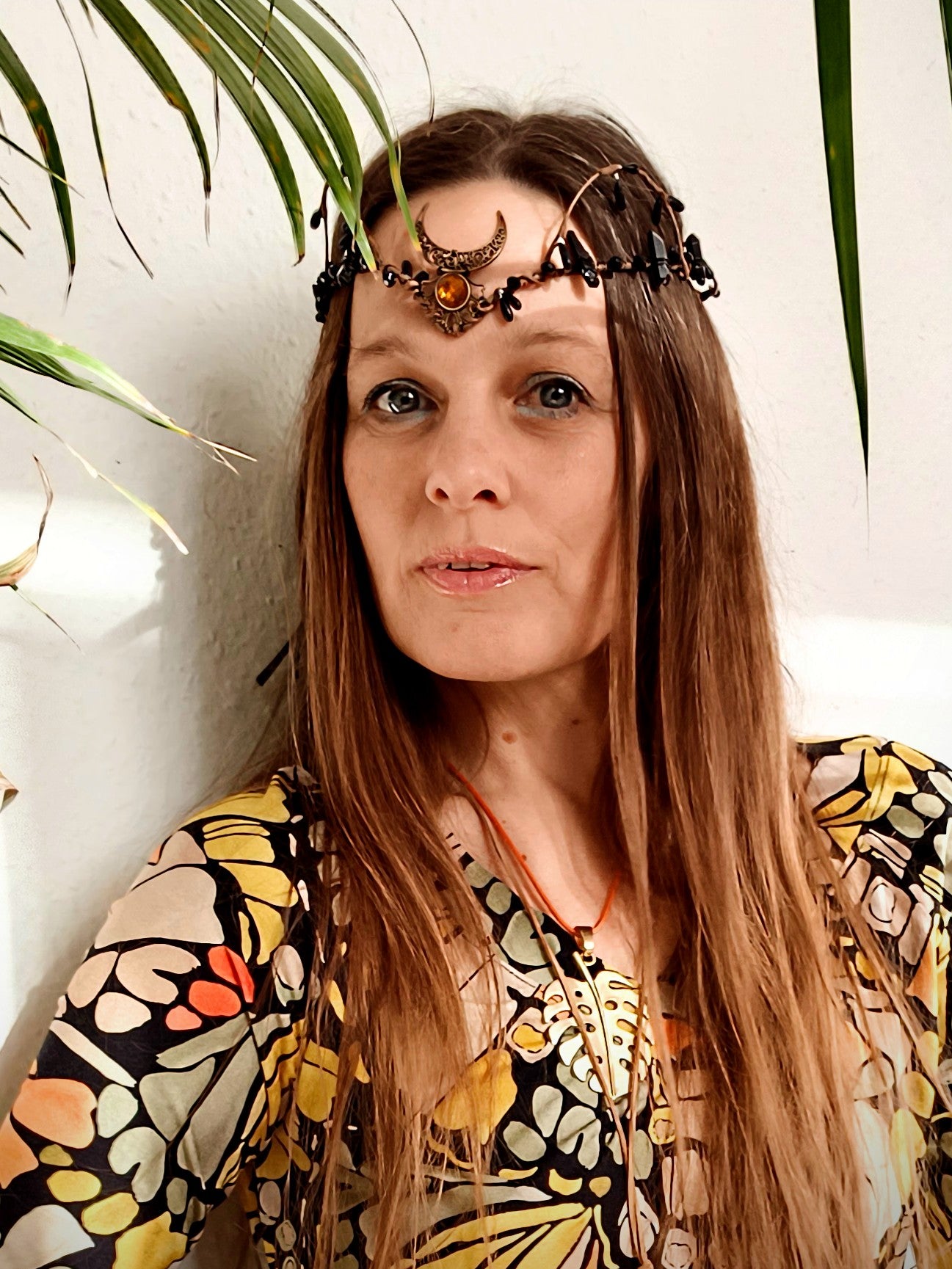 TIARA TMAVÁ S KAMENY