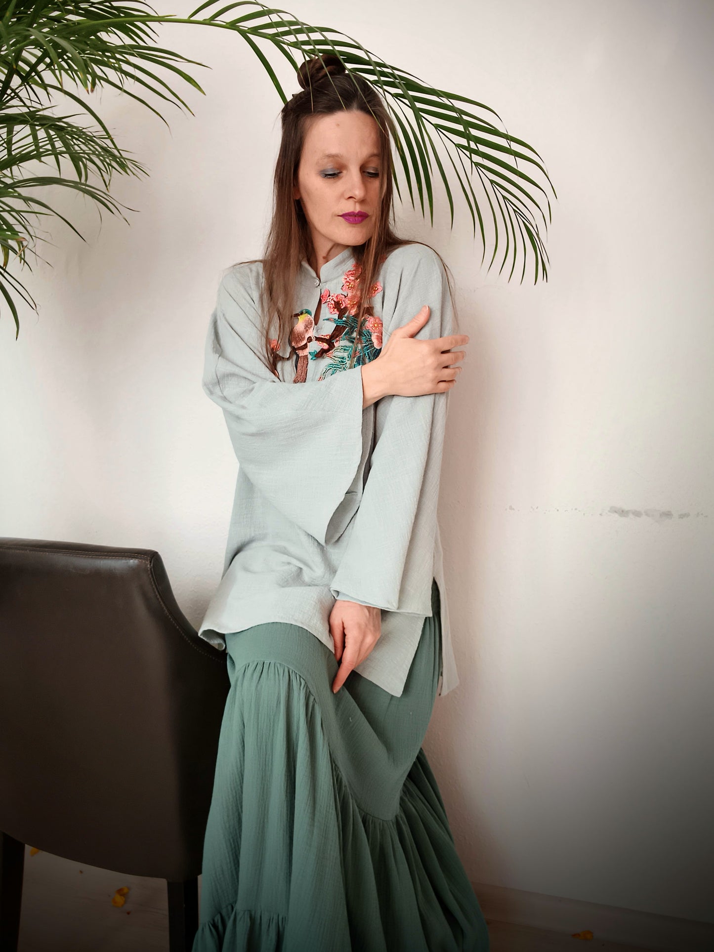 PŮVABNÁ HALENKA V JAPONSKÉM STYLU Z MĚKČENÉHO LNU