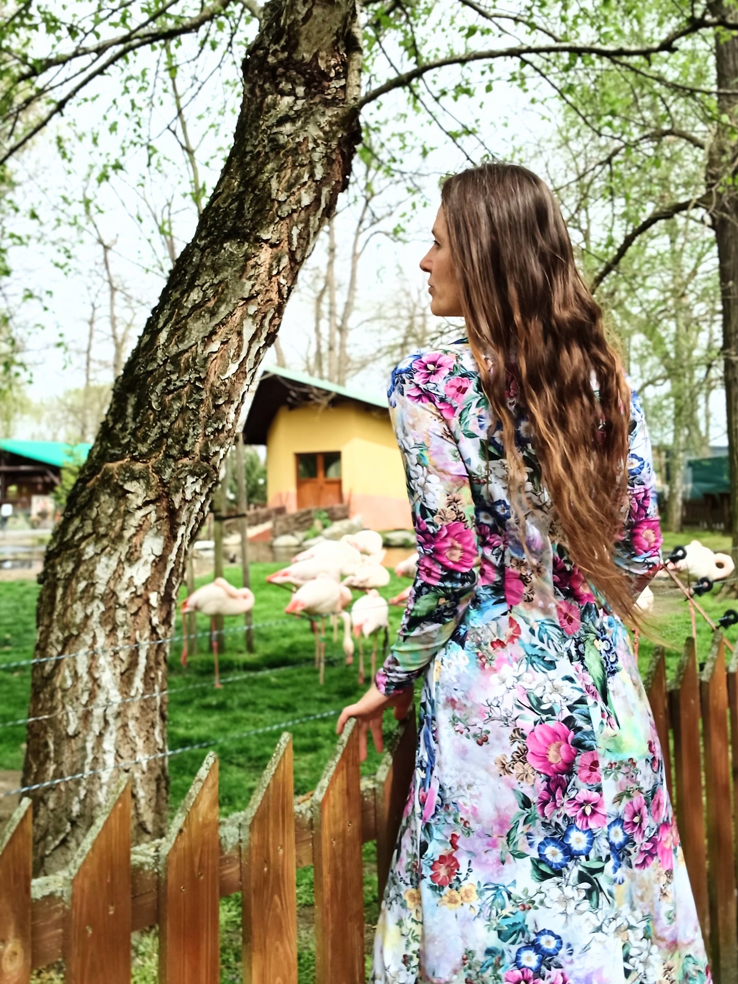 ÚPLETOVÉ ŠATY FAIRY S ROZPARKEM