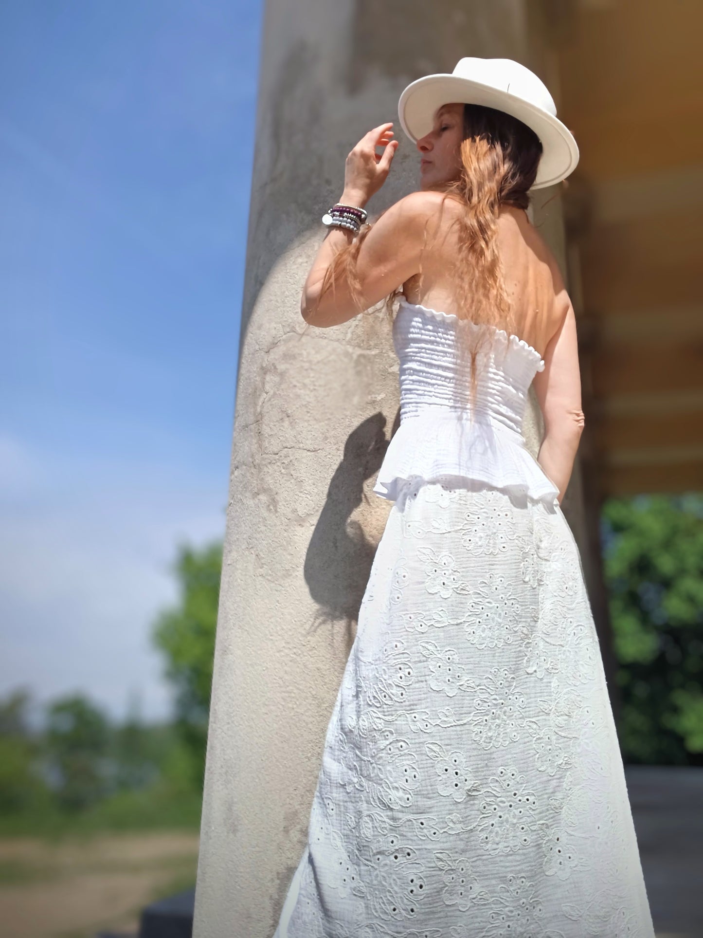 MADEIRA MUŠELÍN OFF WHITE ,SUKNĚ ROVNĚJŠÍHO STŘIHU S ROZPARKEM