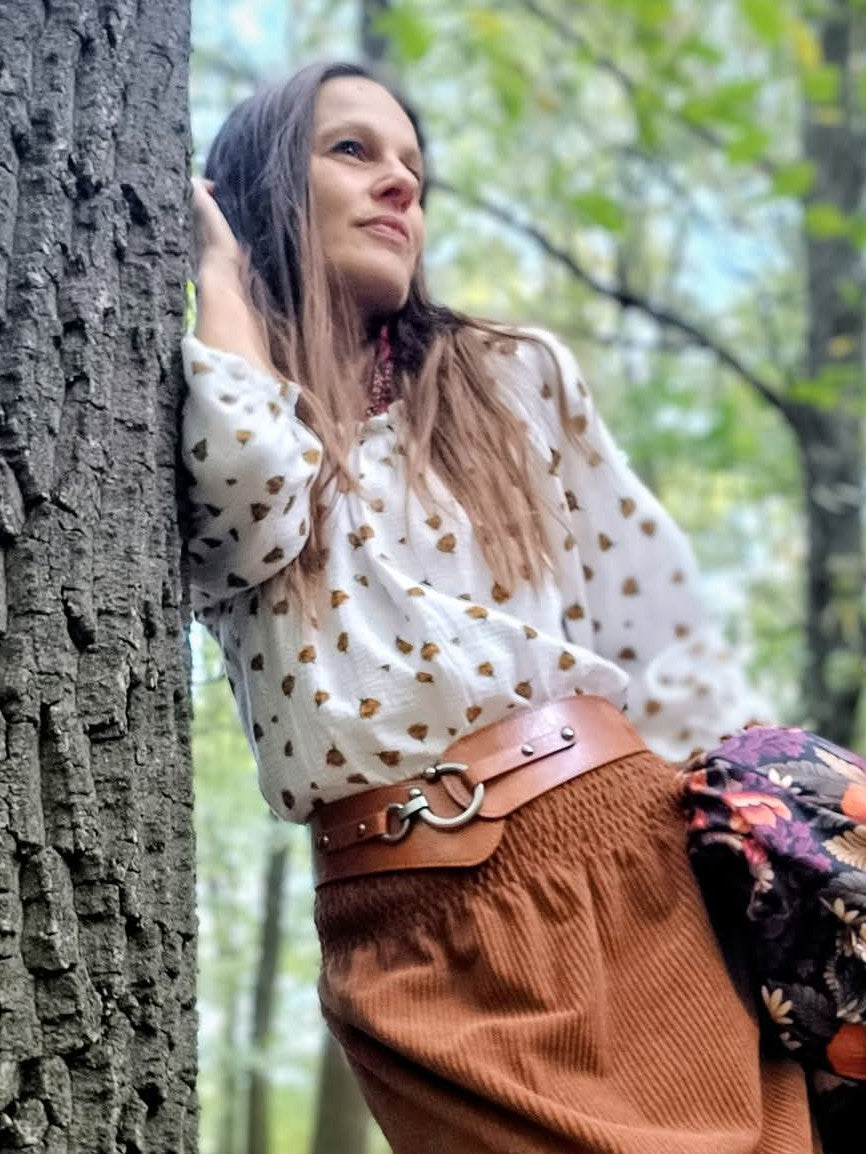 EXLUSÍVNÍ NĚŽNÁ HALENKA S TISKEM RŮŽÍ A VÝŠIVKOU