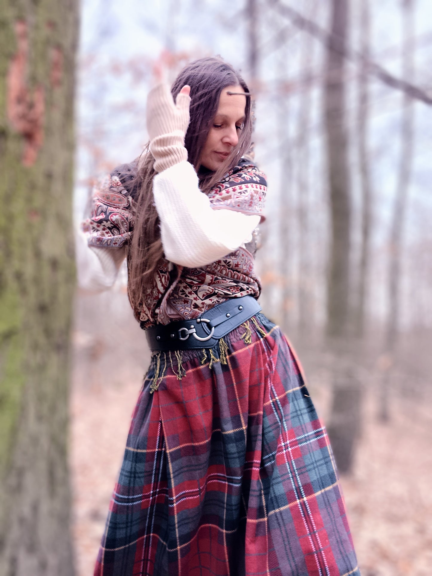 OUTLANDER SUKNĚ ČERVENO ZELENÁ