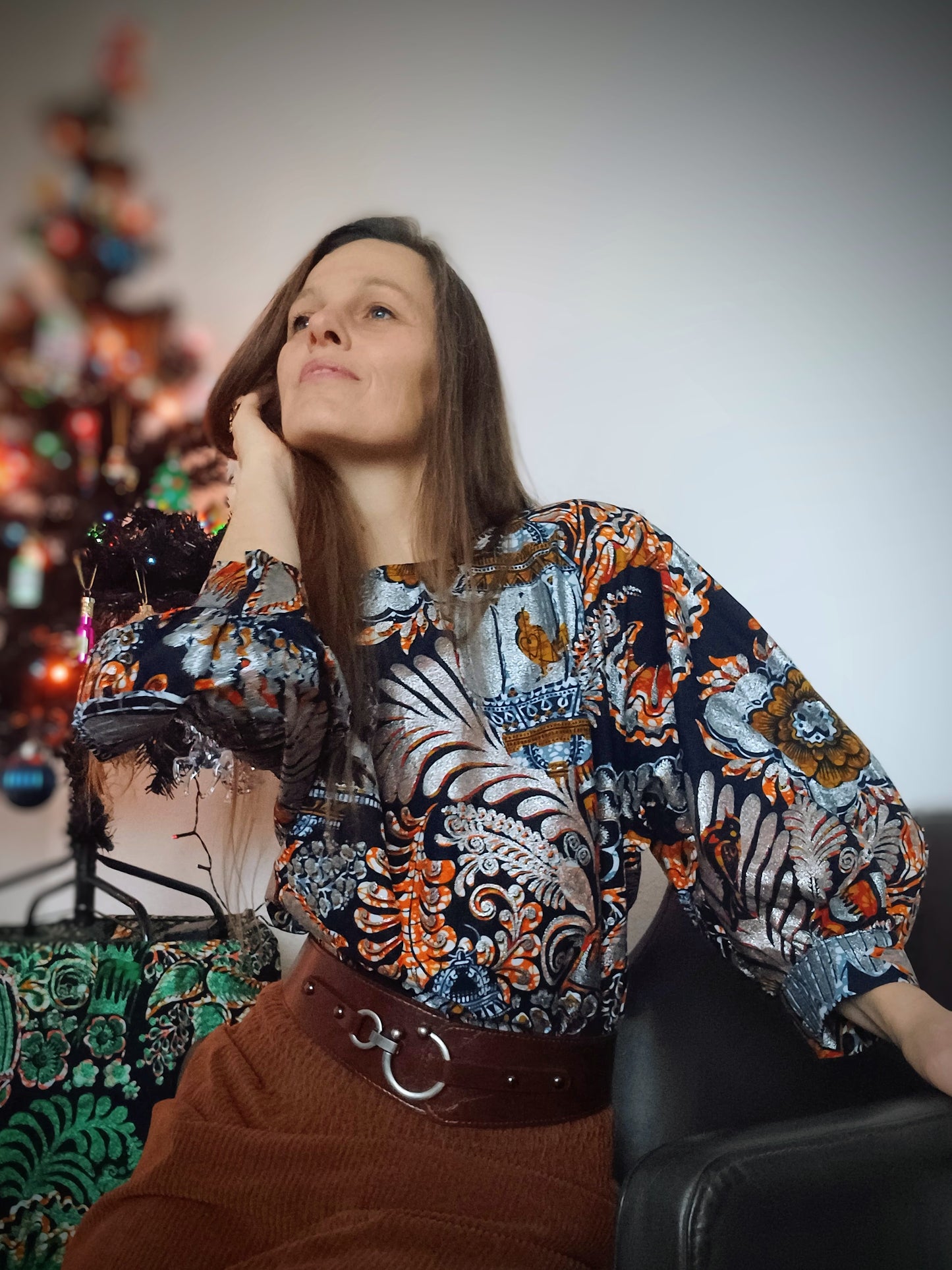 SPOLEČENSKÁ VEČERNÍ HALENKA