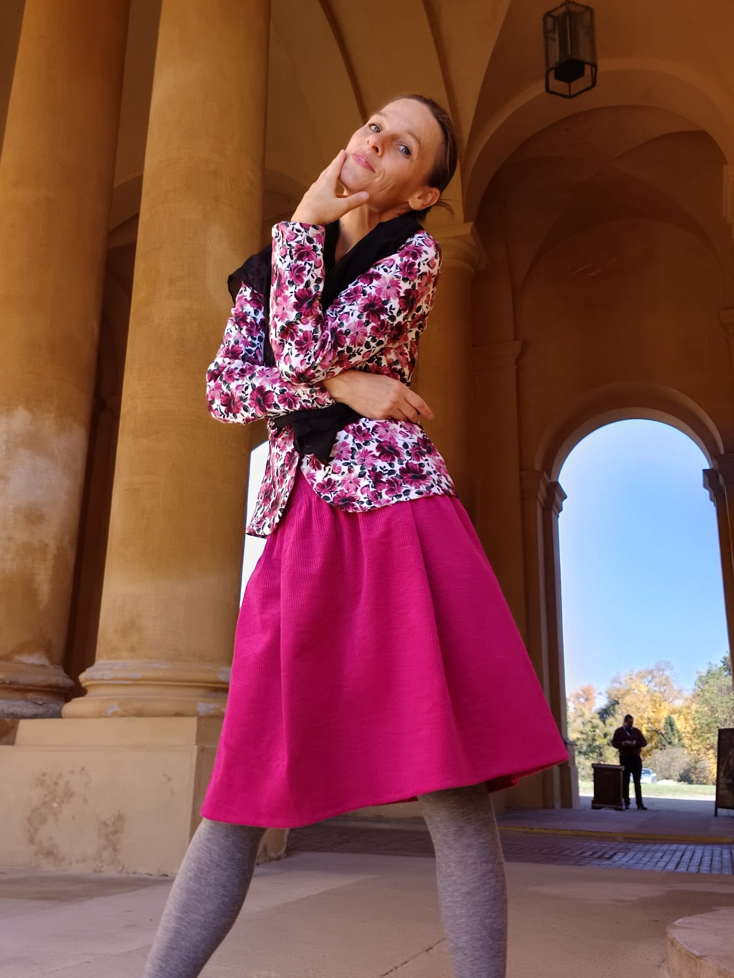 SUKÝNKA KRÁTKÁ Z PEVNĚJŠÍHO MANŠESTRU NÁDHERNÁ  SYTÁ FUCHSIOVÁ