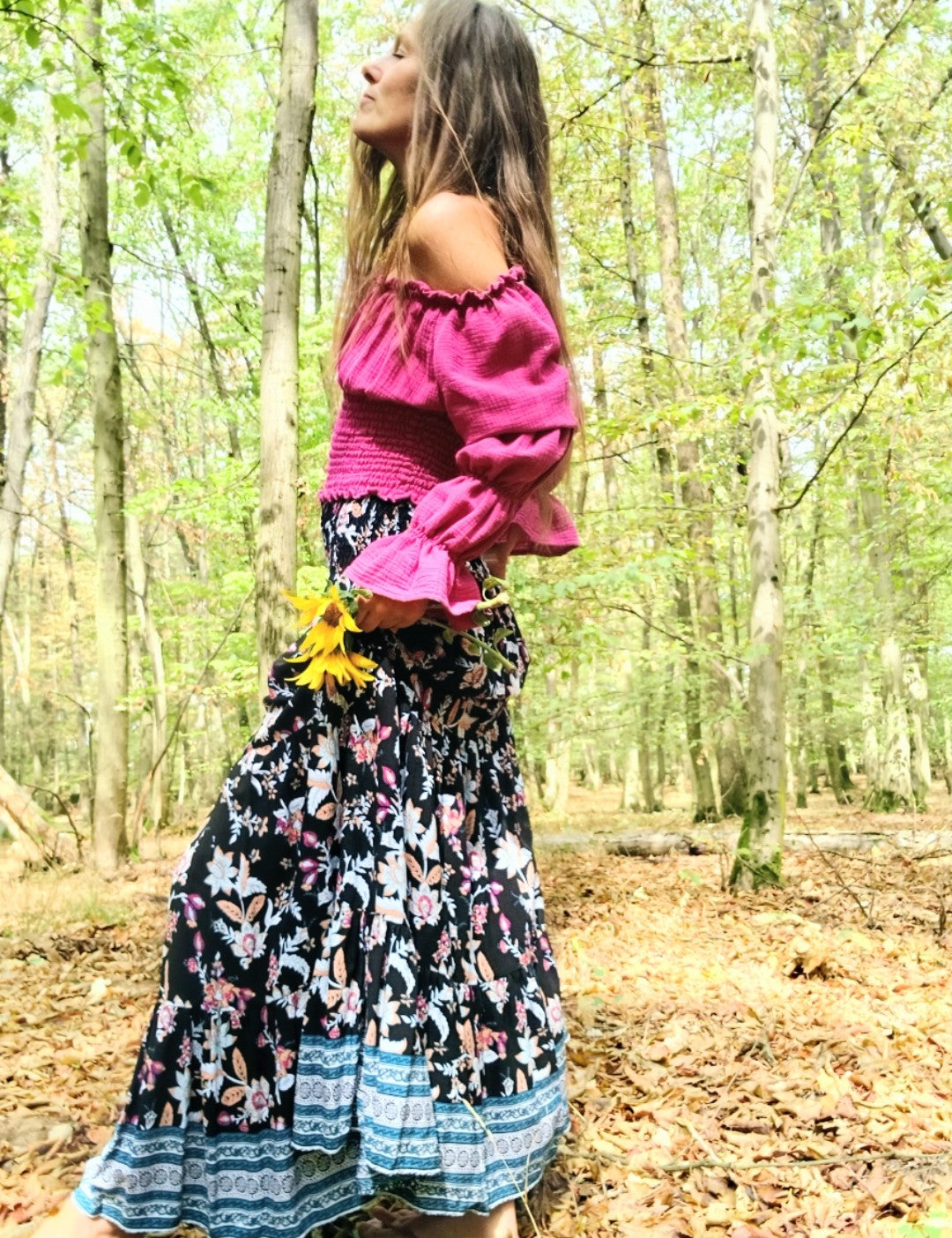 BOHO SUKNĚ KASKADOVITÁ S BORDUROU