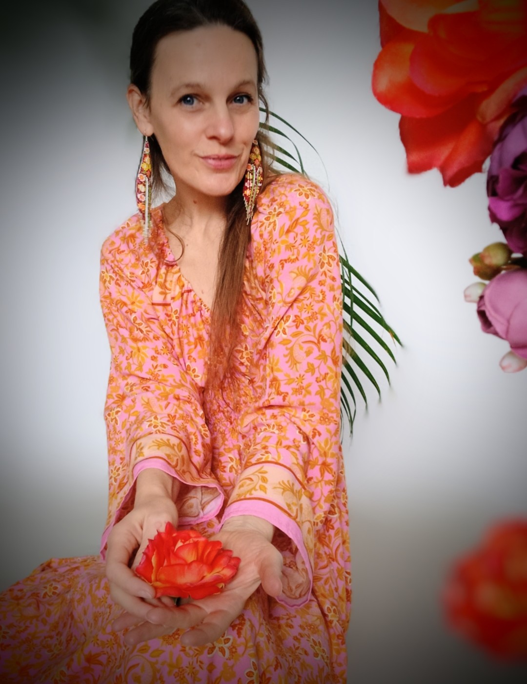 ÚCHVATNÉ BOHO ŠATIČKY SE ZLATAVÝM TISKEM