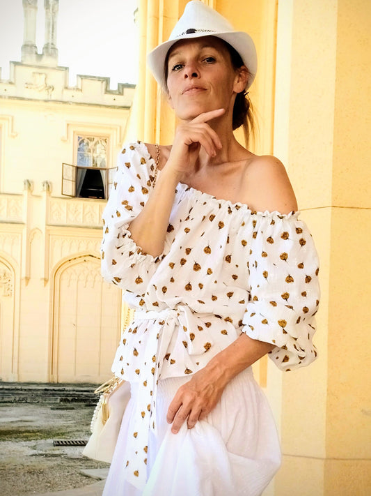EXLUSÍVNÍ NĚŽNÁ HALENKA S TISKEM RŮŽÍ A VÝŠIVKOU